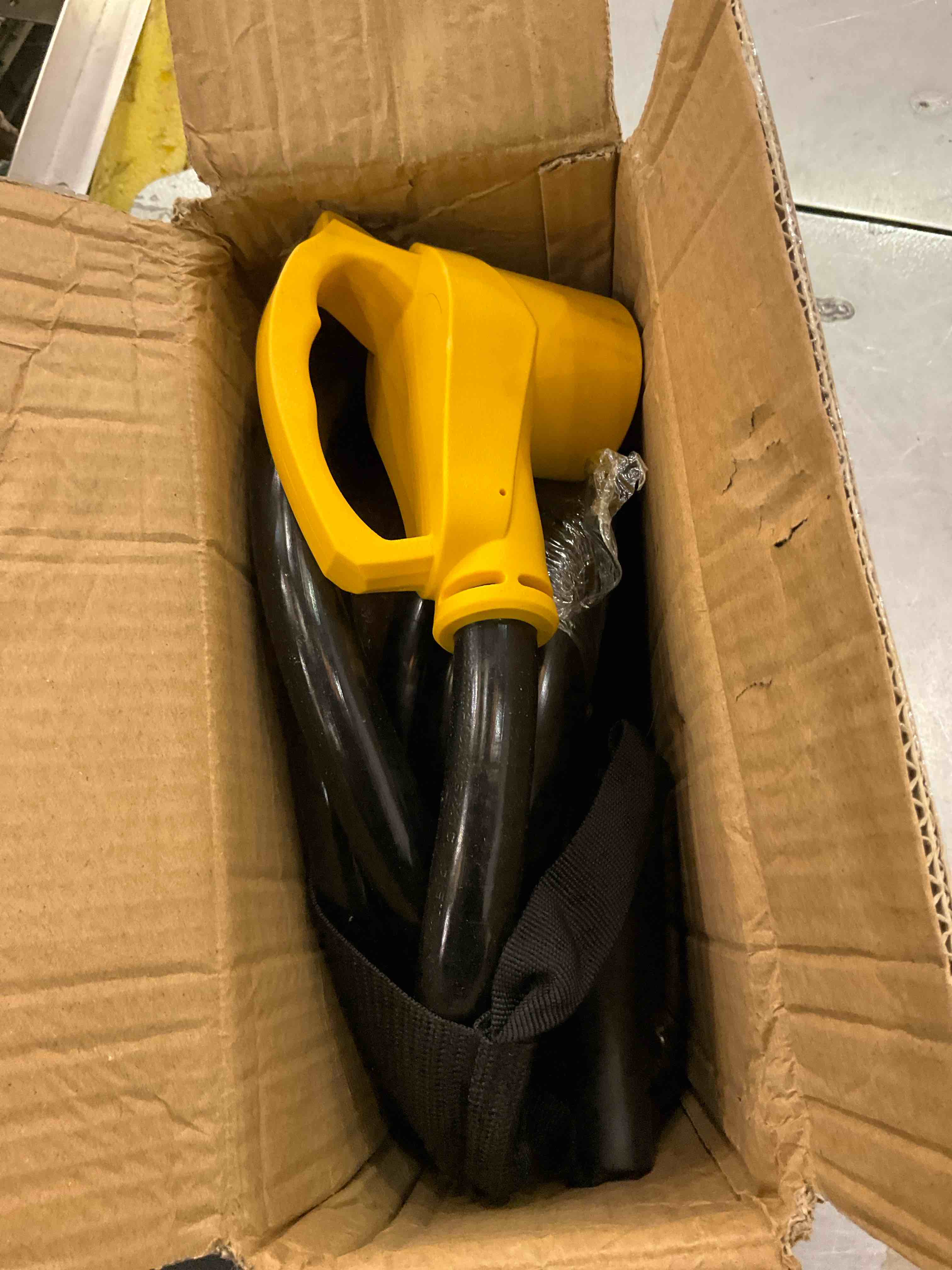 https://s3.amazonaws.com/lotting-images-prod/BargainHunt/EXS01307472_1711640690659.jpeg