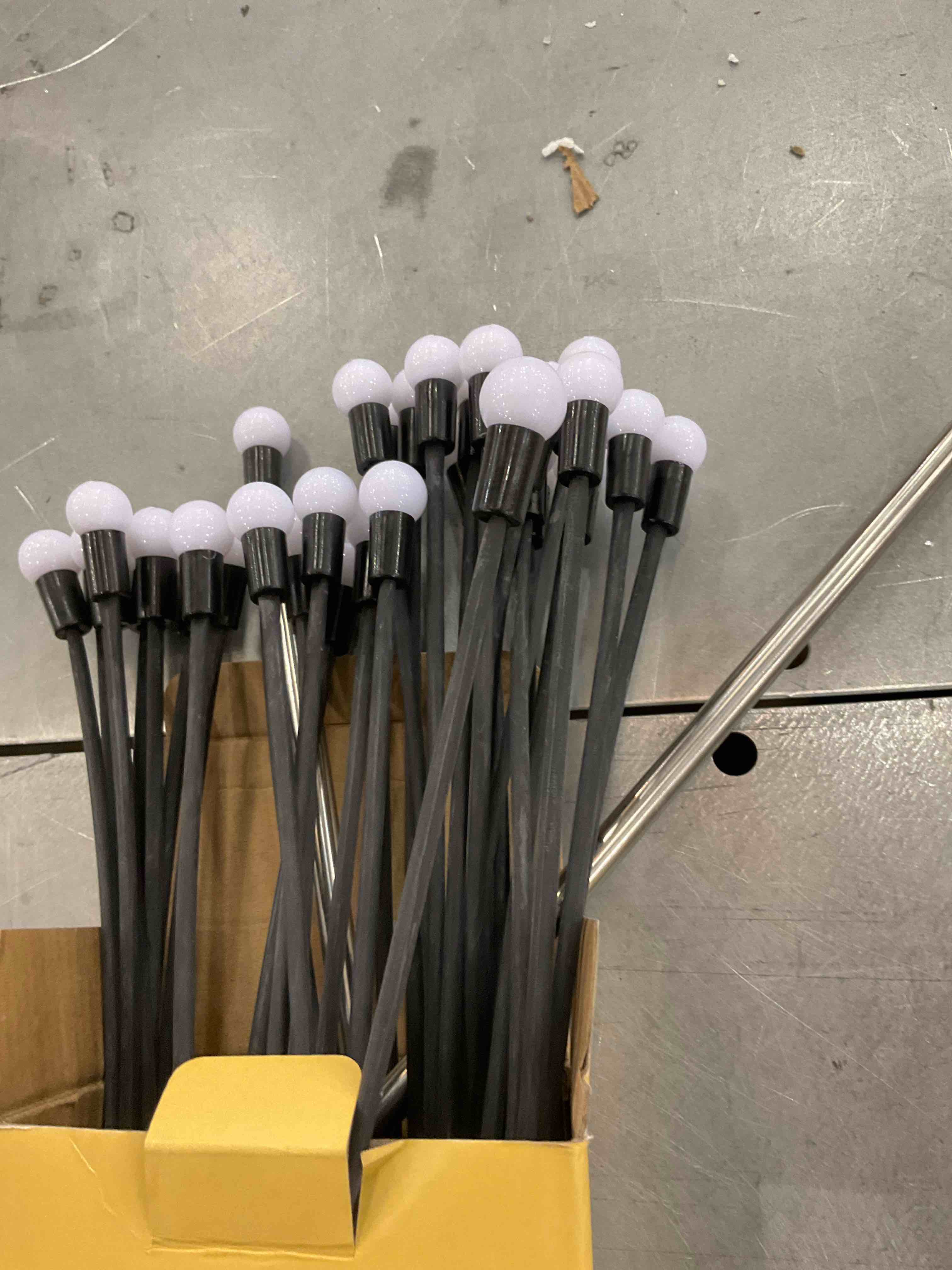 https://s3.amazonaws.com/lotting-images-prod/BargainHunt/EXS01307476_1711641079320.jpeg