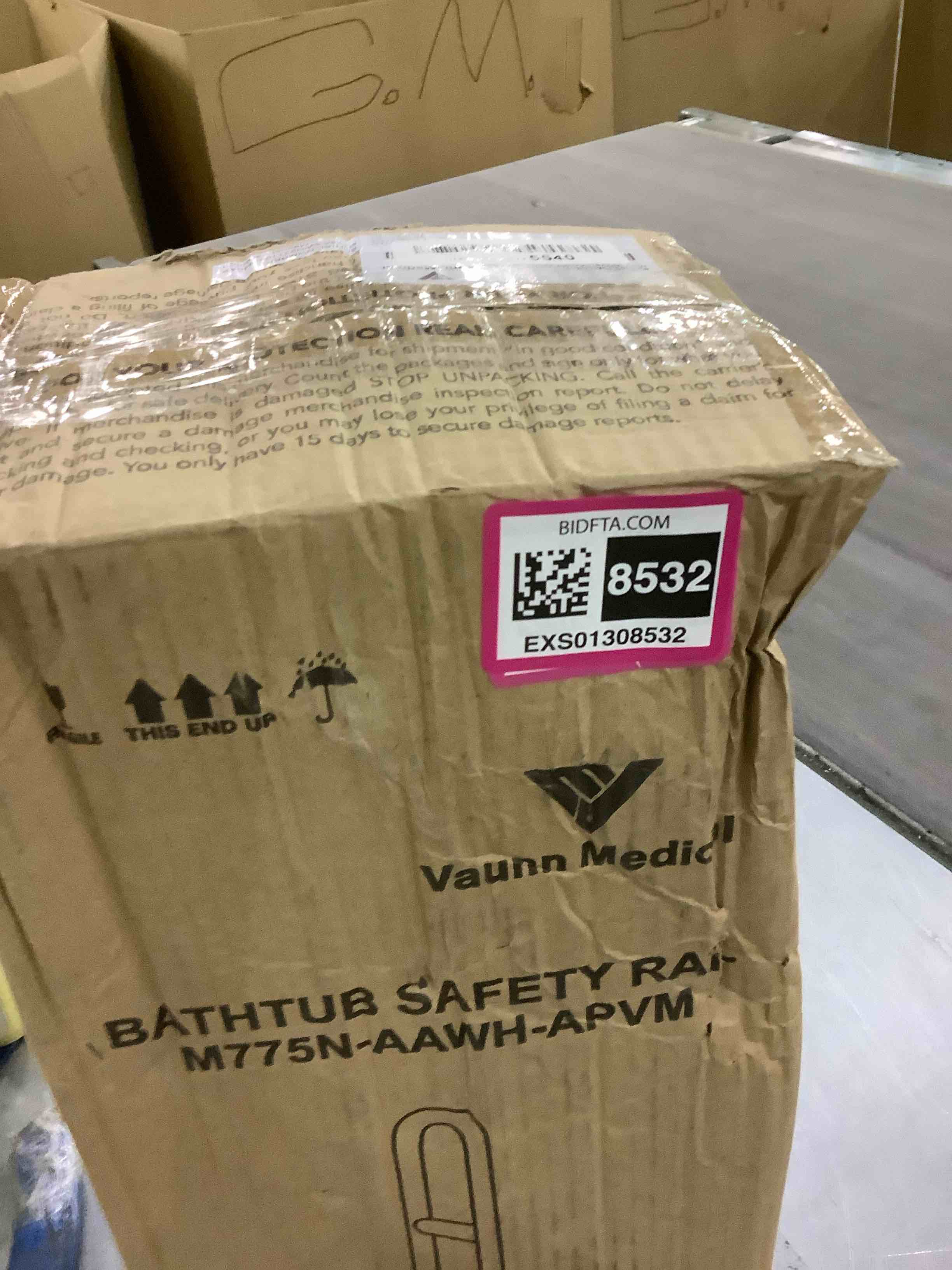 https://s3.amazonaws.com/lotting-images-prod/BargainHunt/EXS01308532_1710851309512.jpeg