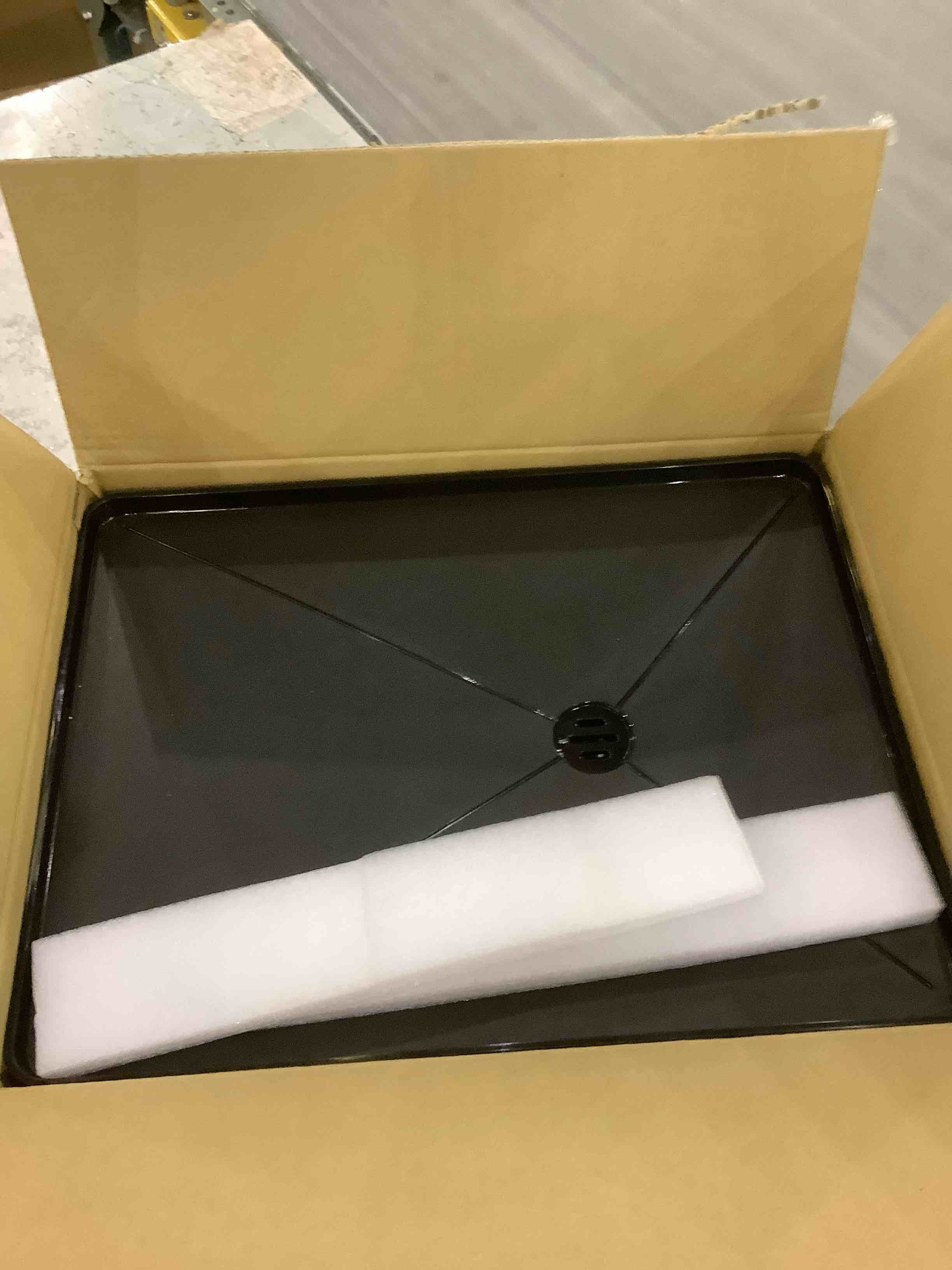 https://s3.amazonaws.com/lotting-images-prod/BargainHunt/EXS01308548_1710852686713.jpeg