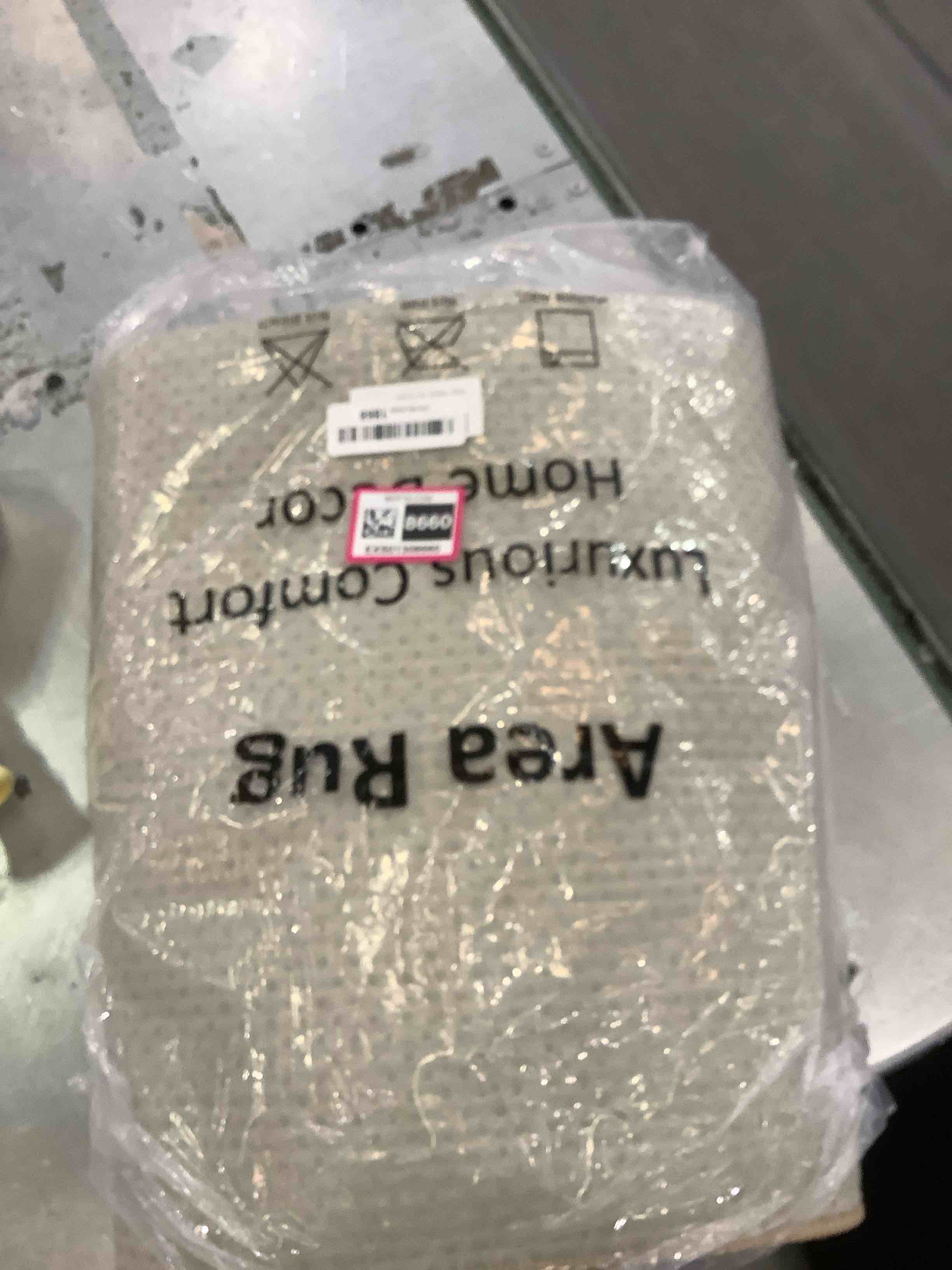 https://s3.amazonaws.com/lotting-images-prod/BargainHunt/EXS01308660_1710868611666.jpeg