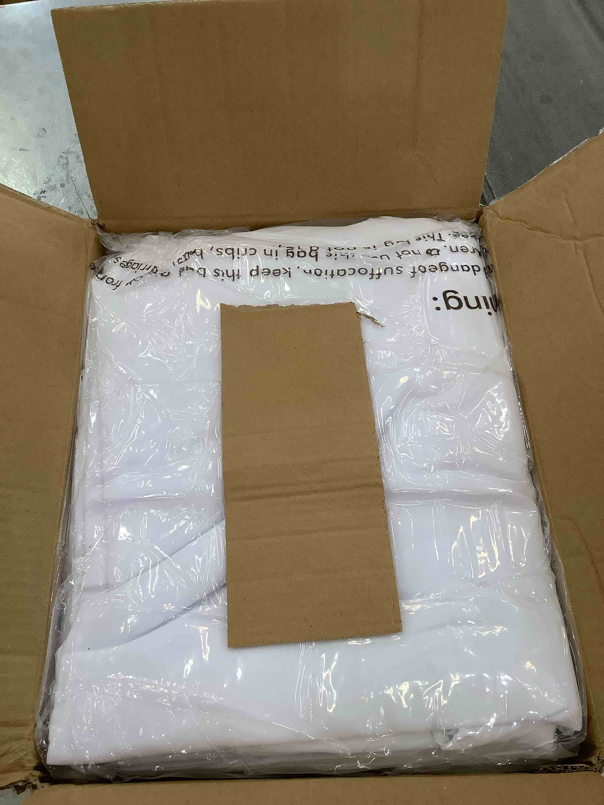 https://s3.amazonaws.com/lotting-images-prod/BargainHunt/EXS01308662_1710868717515.jpeg