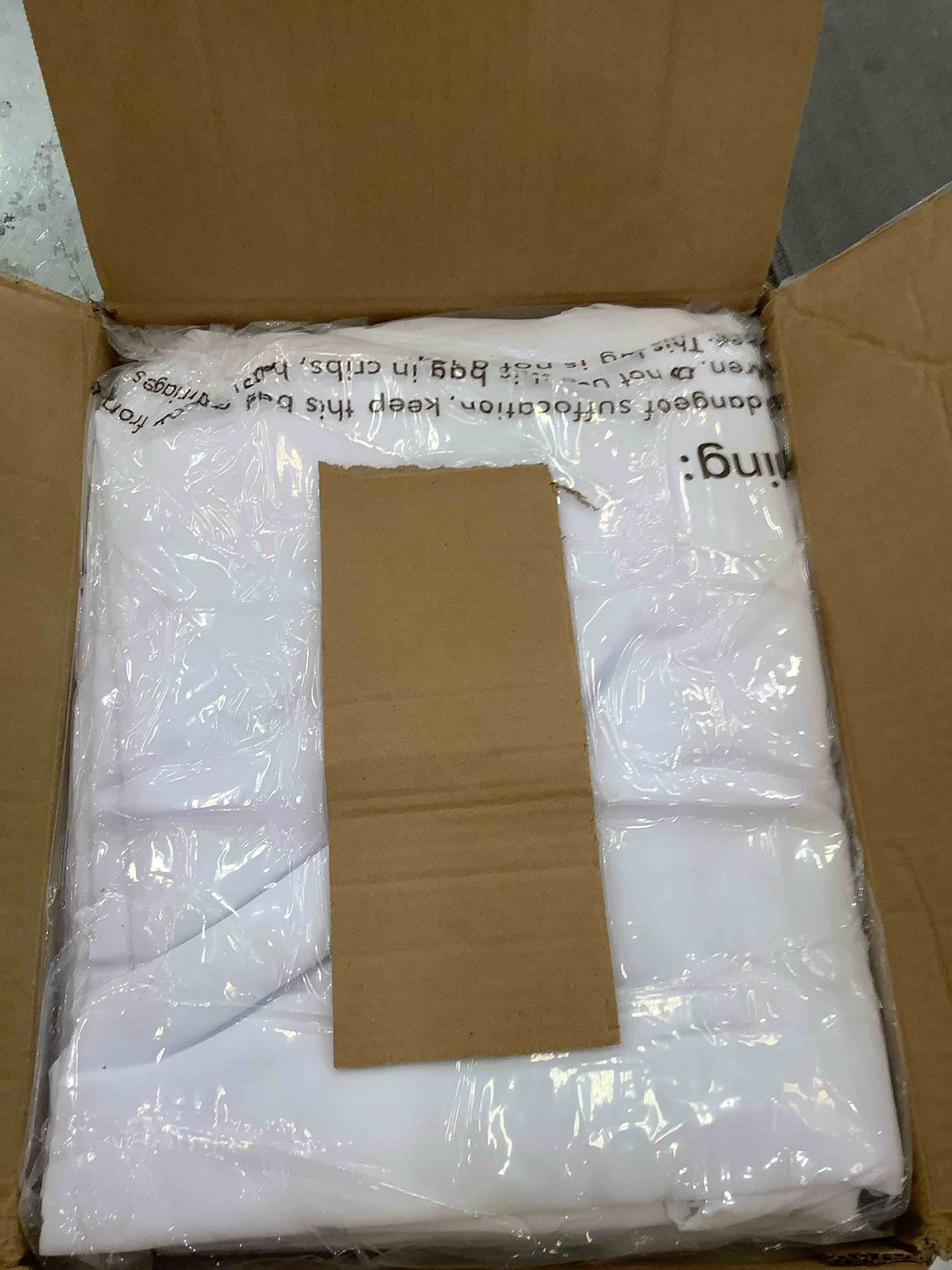 https://s3.amazonaws.com/lotting-images-prod/BargainHunt/EXS01308662_1710868718958.jpeg