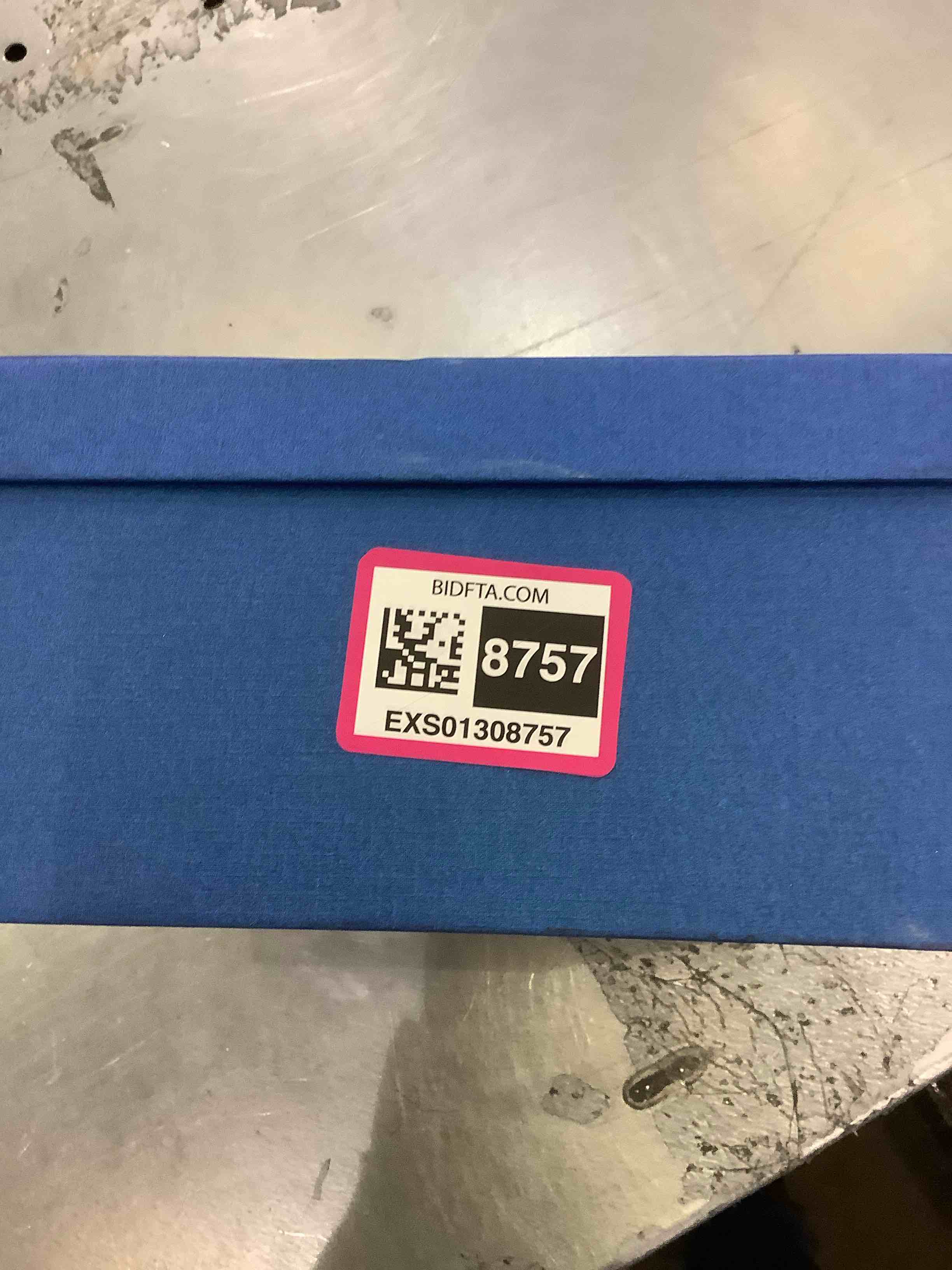 https://s3.amazonaws.com/lotting-images-prod/BargainHunt/EXS01308757_1710942173224.jpeg