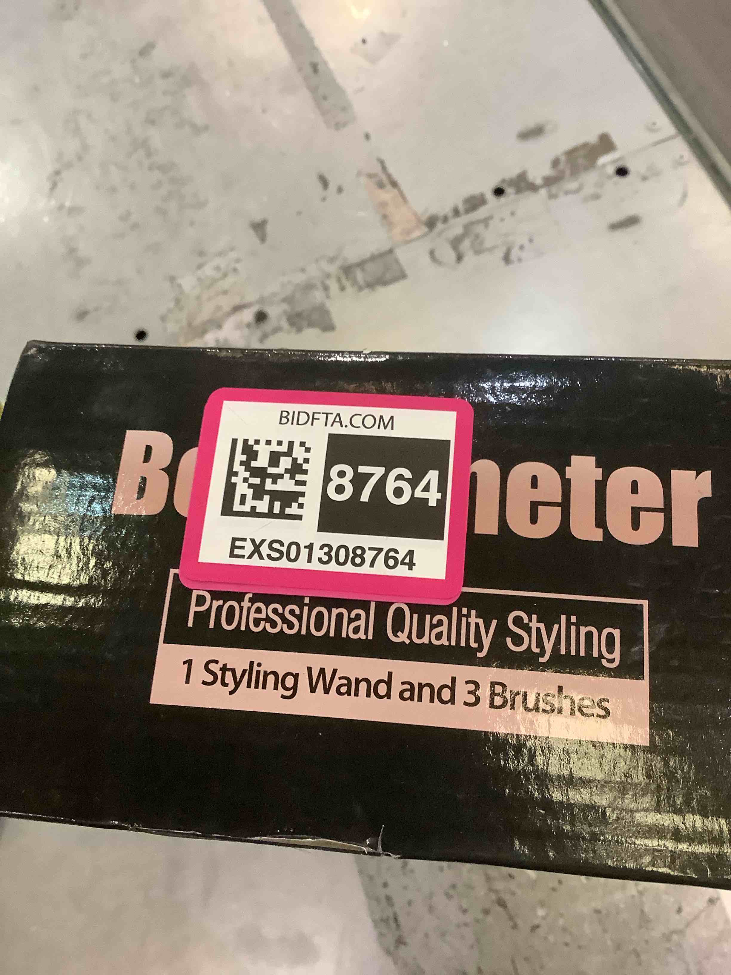https://s3.amazonaws.com/lotting-images-prod/BargainHunt/EXS01308764_1710943096906.jpeg