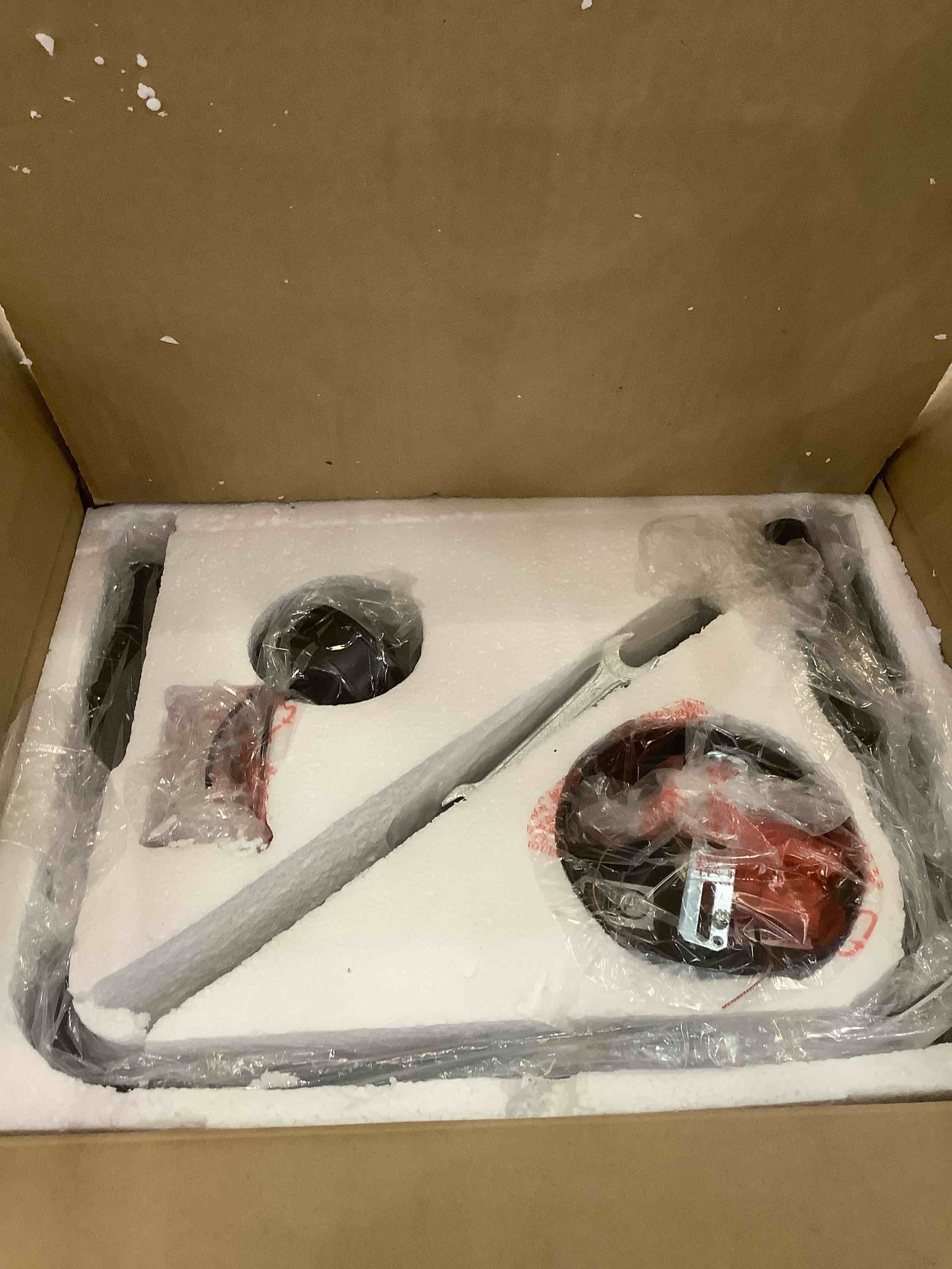 https://s3.amazonaws.com/lotting-images-prod/BargainHunt/EXS01308822_1710948258308.jpeg