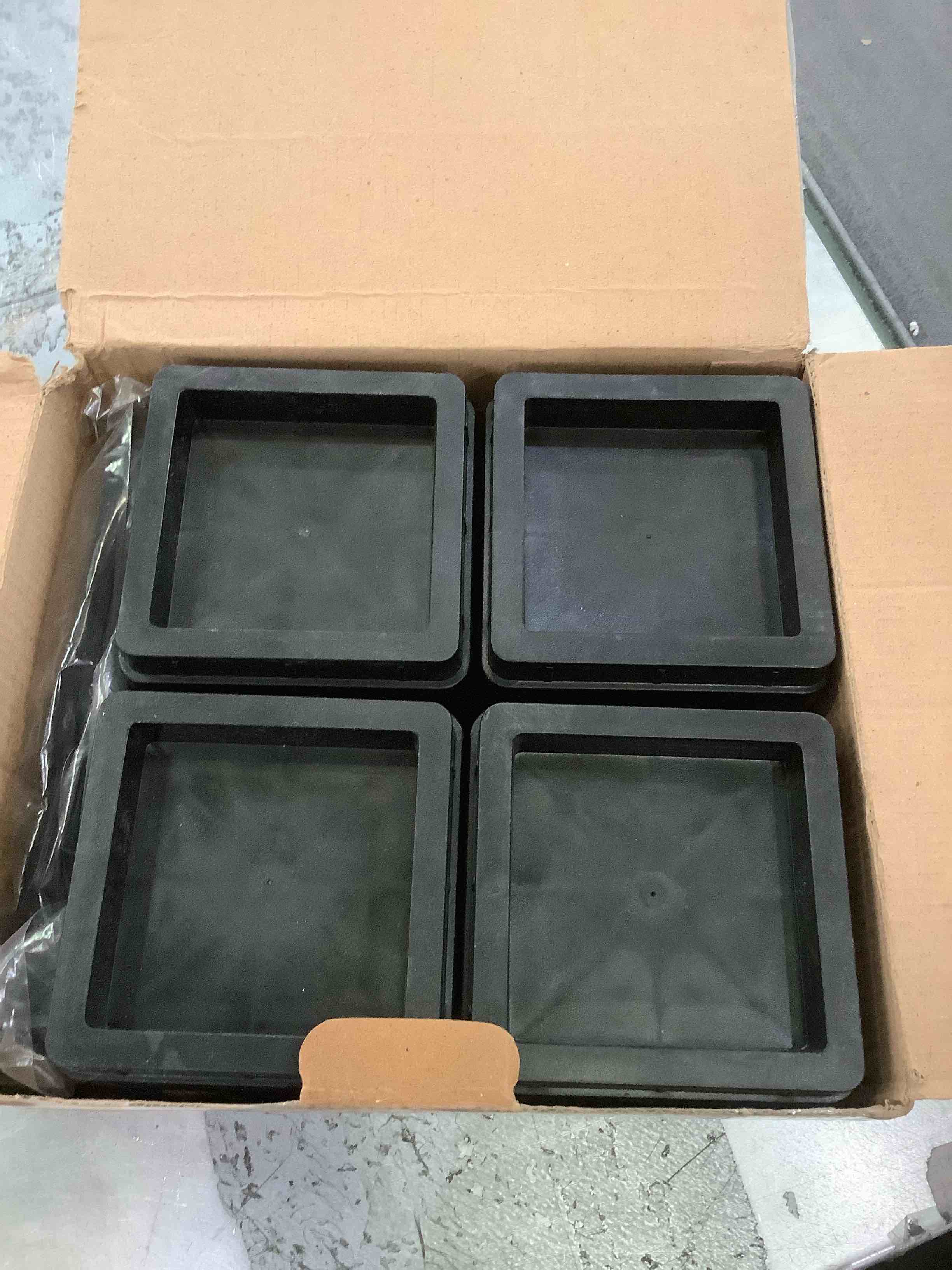 https://s3.amazonaws.com/lotting-images-prod/BargainHunt/EXS01308827_1710948495348.jpeg