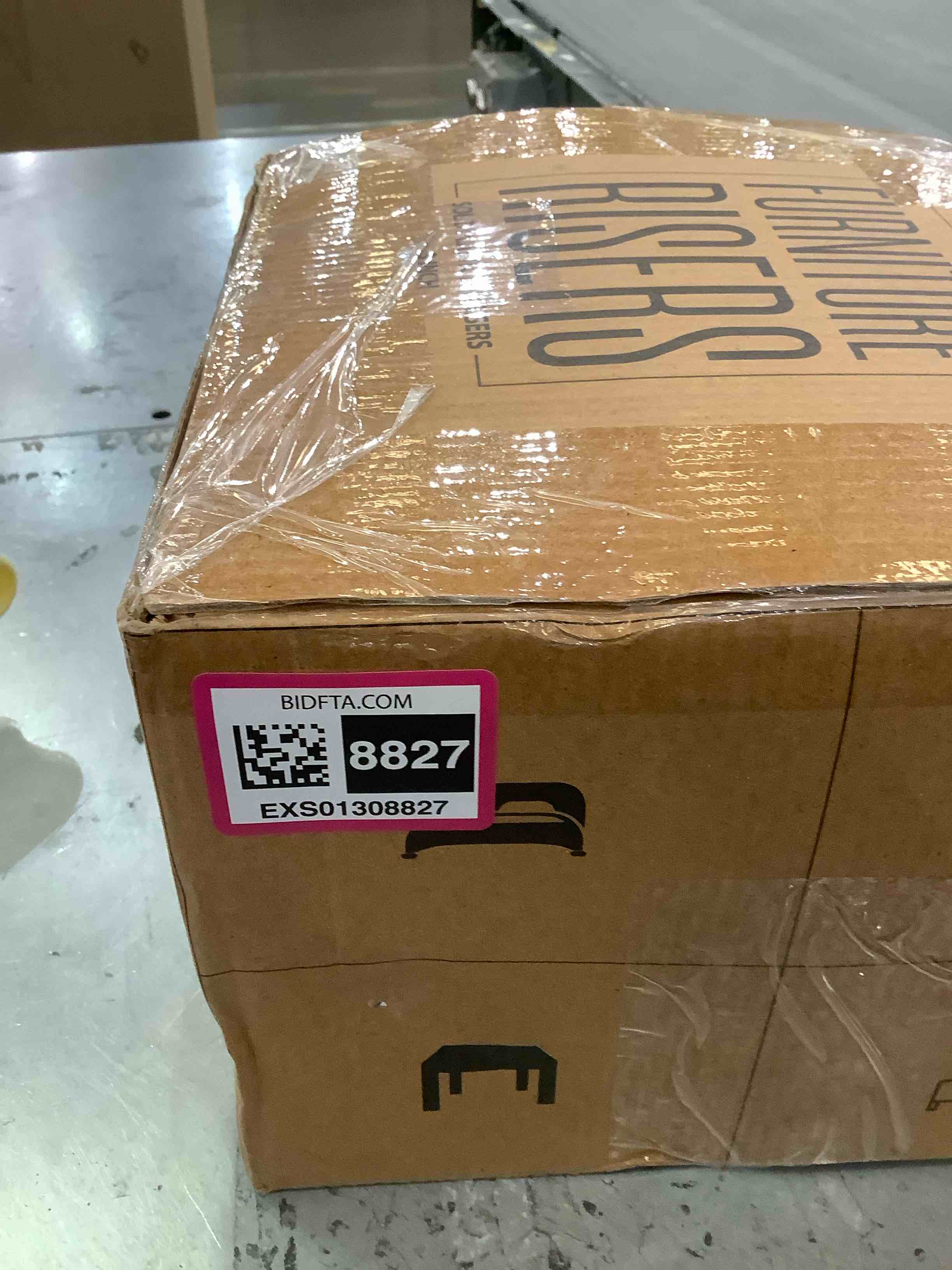 https://s3.amazonaws.com/lotting-images-prod/BargainHunt/EXS01308827_1710948518480.jpeg