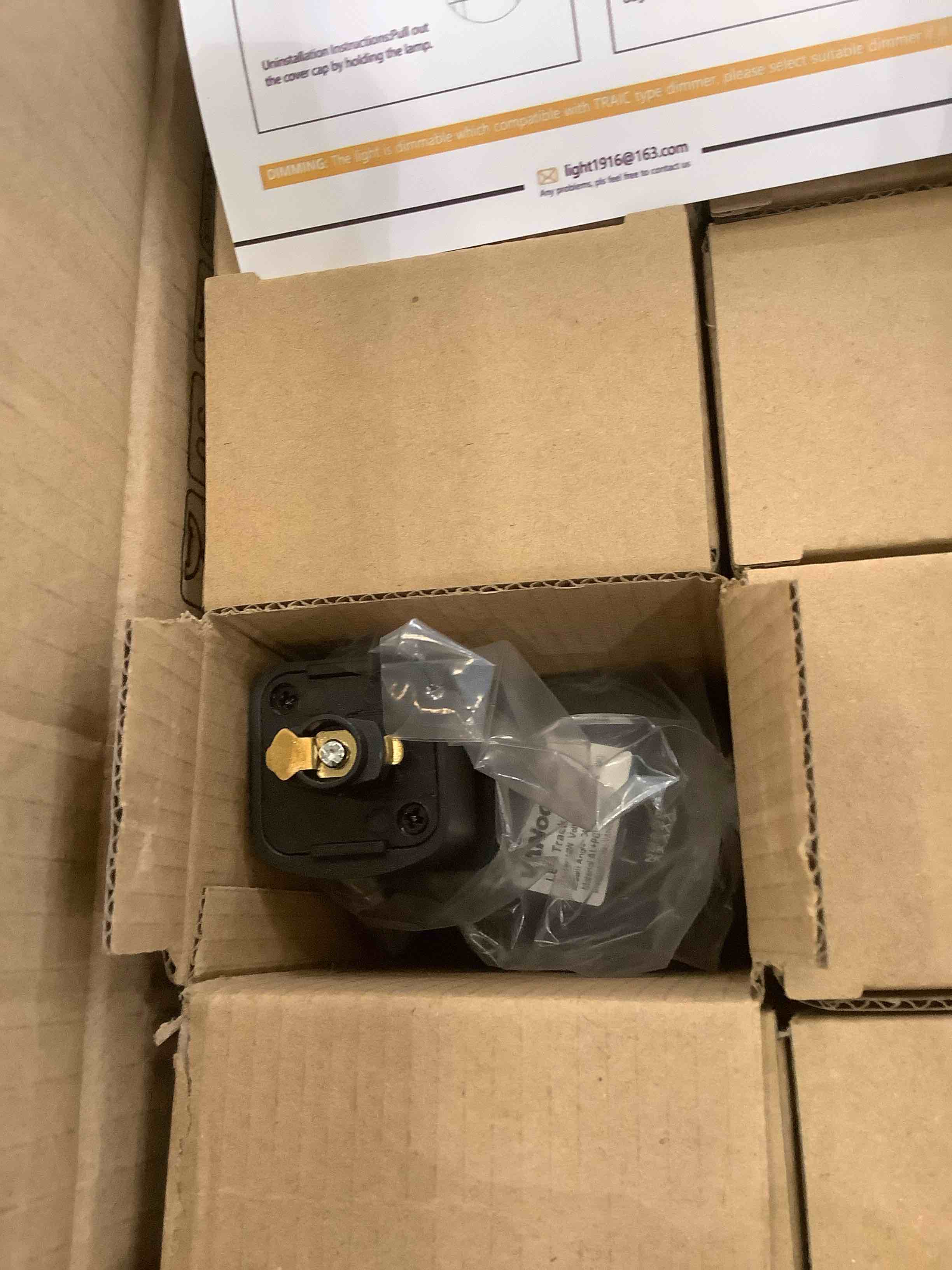 https://s3.amazonaws.com/lotting-images-prod/BargainHunt/EXS01308833_1710949051234.jpeg