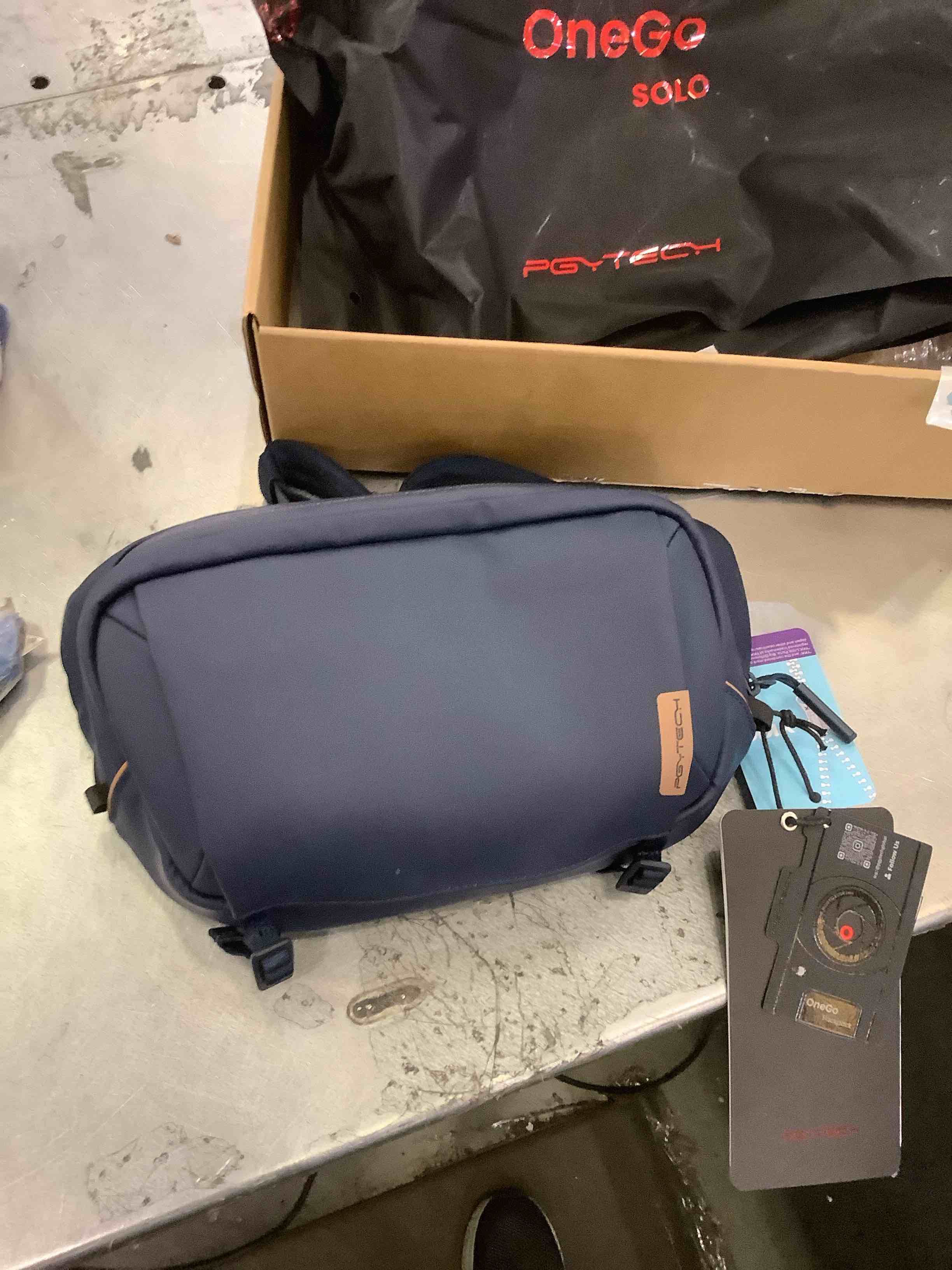 https://s3.amazonaws.com/lotting-images-prod/BargainHunt/EXS01308835_1710949158199.jpeg