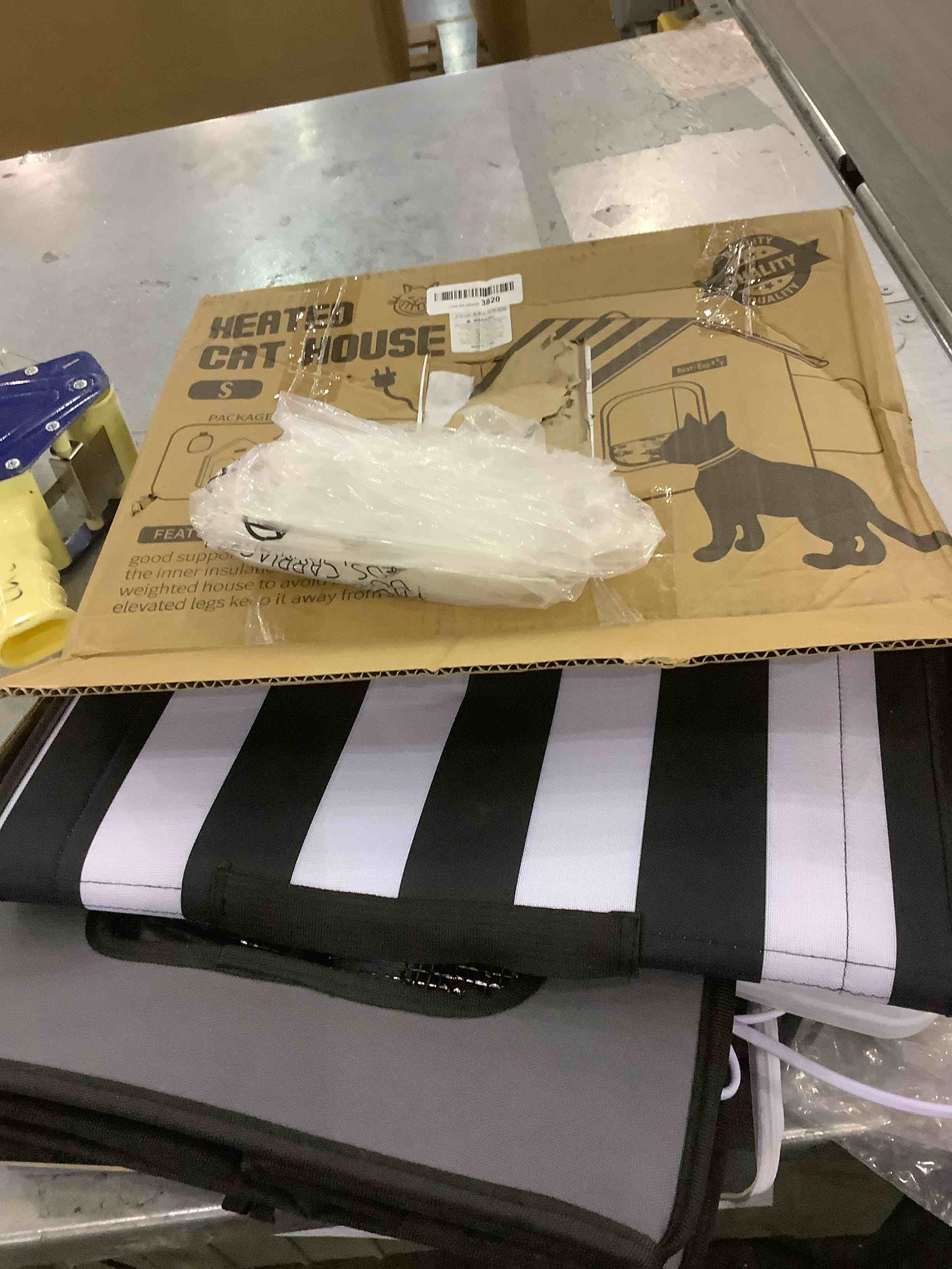 https://s3.amazonaws.com/lotting-images-prod/BargainHunt/EXS01308960_1711024915734.jpeg