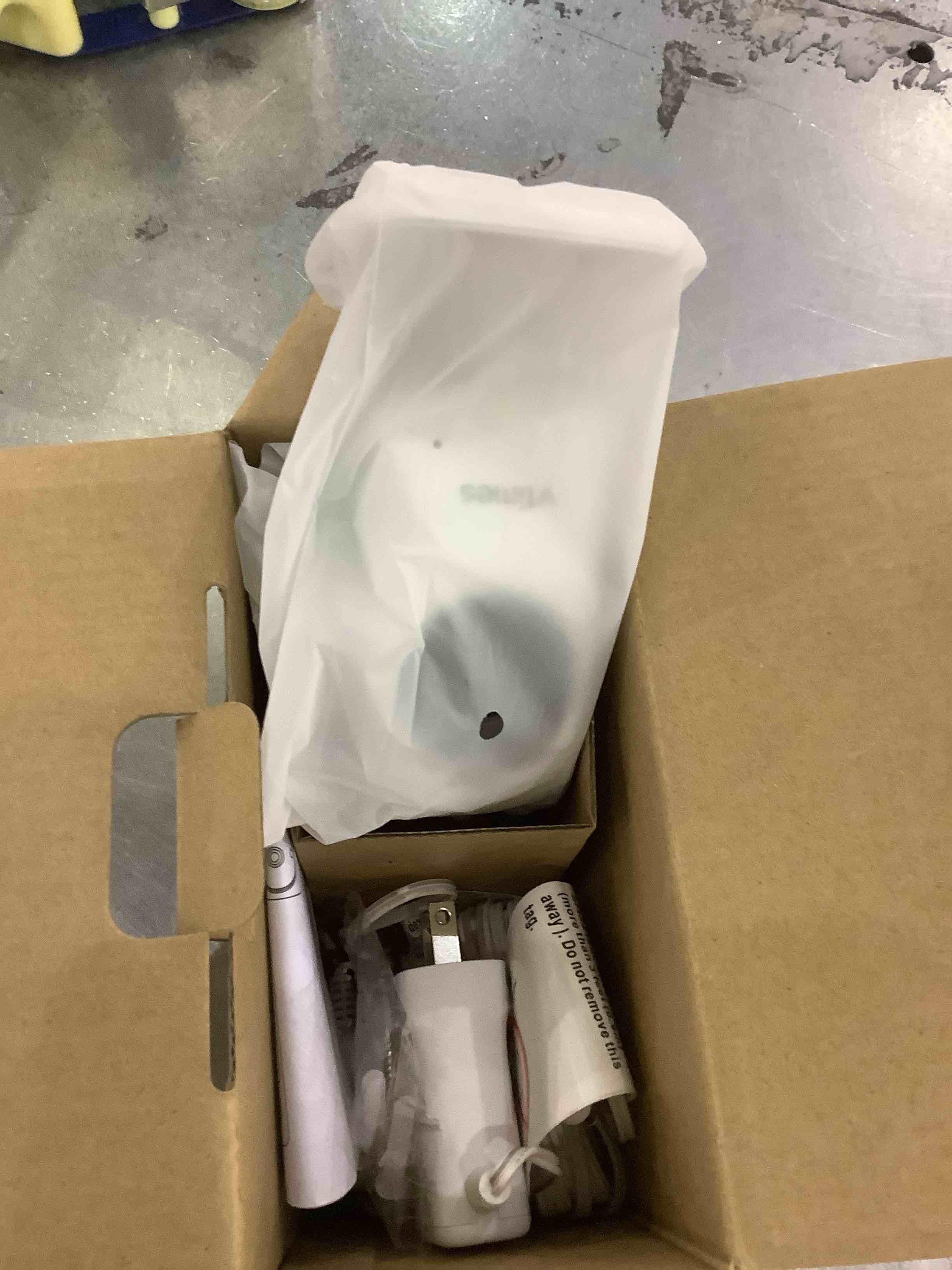 https://s3.amazonaws.com/lotting-images-prod/BargainHunt/EXS01308964_1711025372758.jpeg