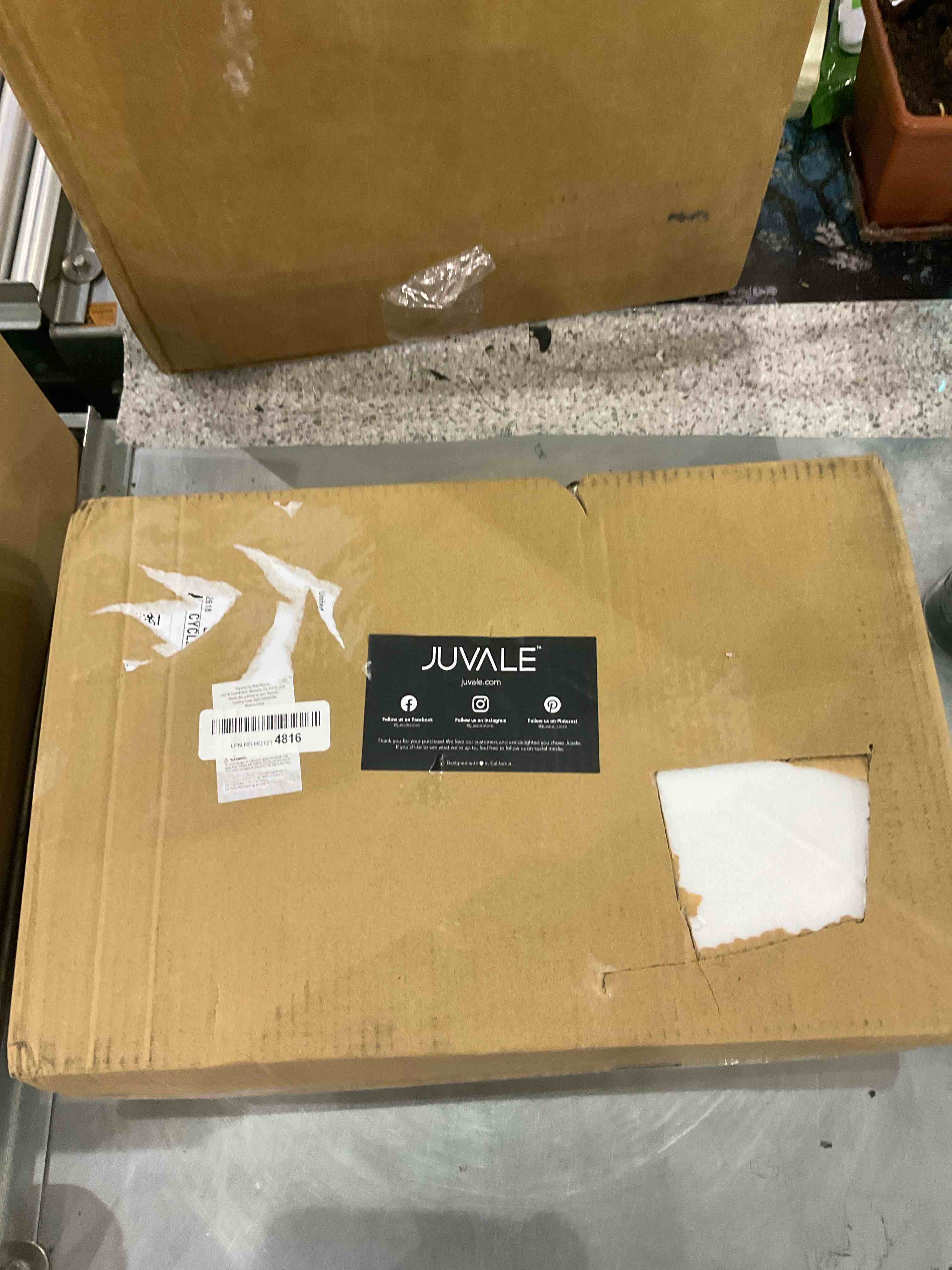 https://s3.amazonaws.com/lotting-images-prod/BargainHunt/EXS01309773_1710850495151.jpeg