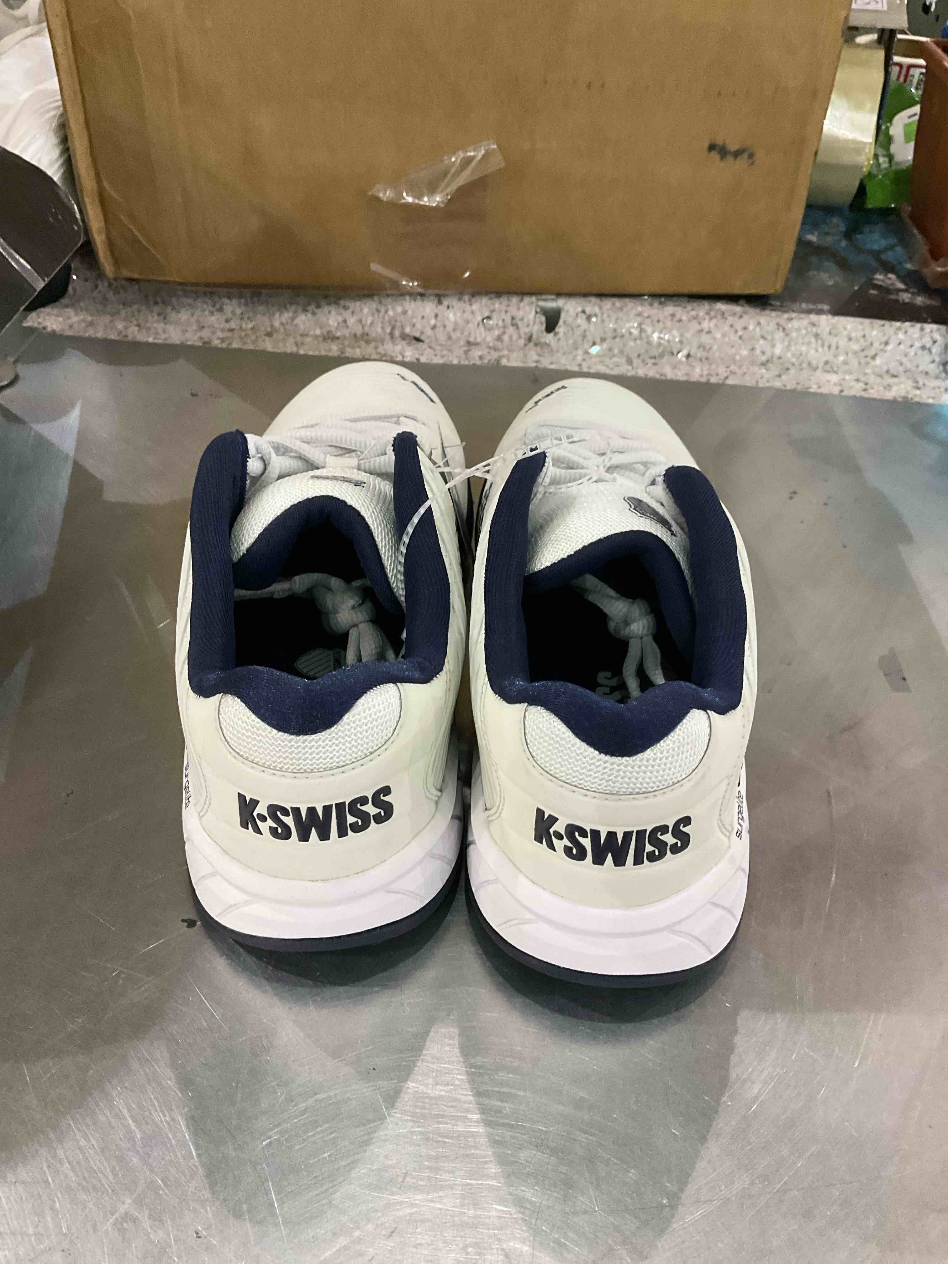https://s3.amazonaws.com/lotting-images-prod/BargainHunt/EXS01309854_1710934091127.jpeg