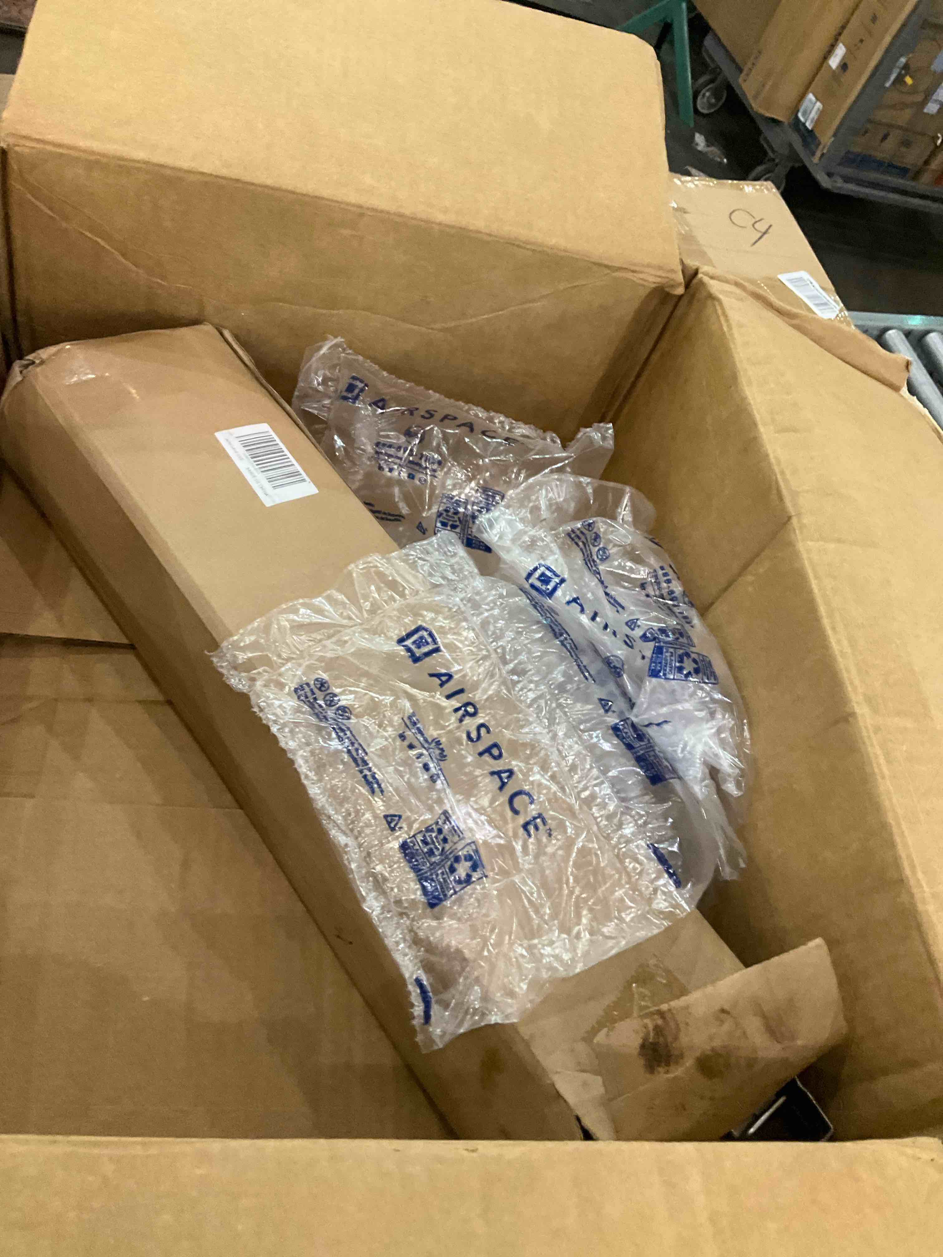 https://s3.amazonaws.com/lotting-images-prod/BargainHunt/EXS01310044_1710341934187.jpeg