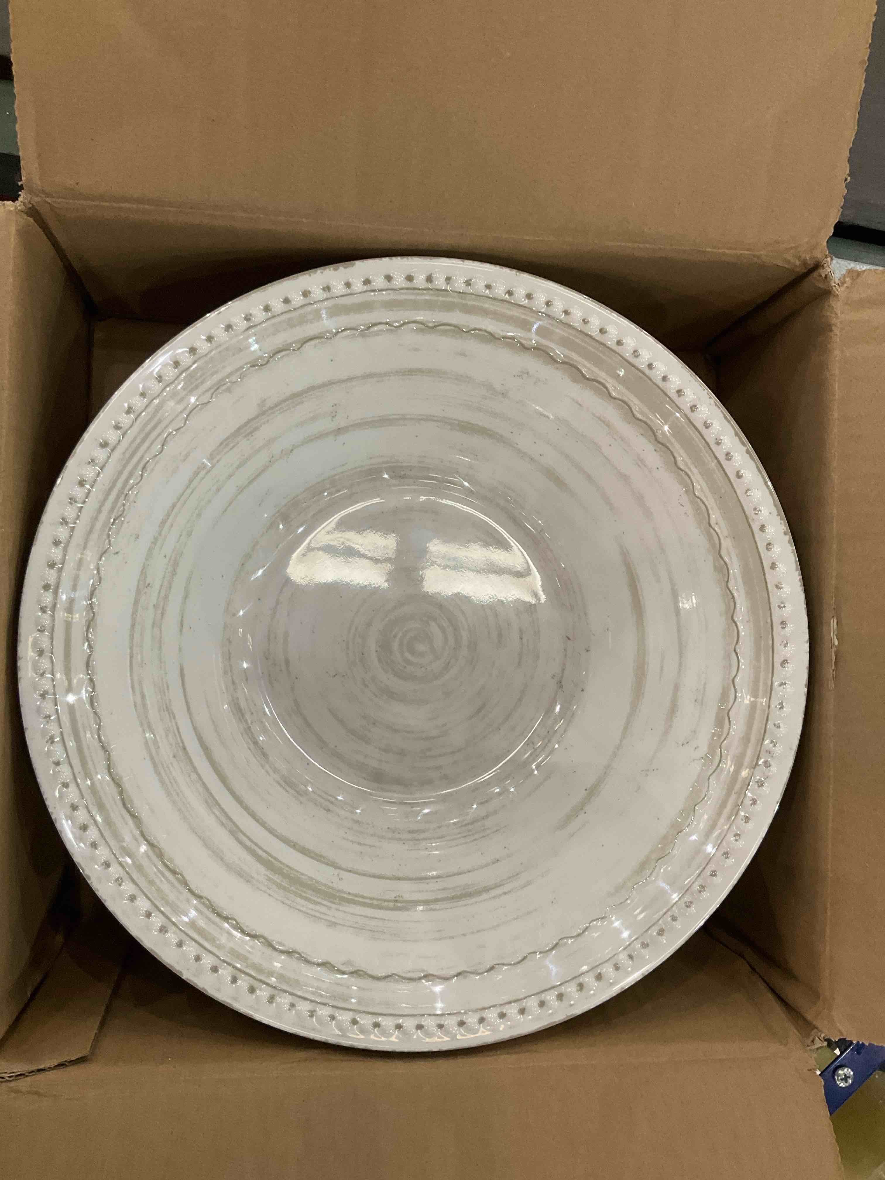 https://s3.amazonaws.com/lotting-images-prod/BargainHunt/EXS01310241_1710438774399.jpeg