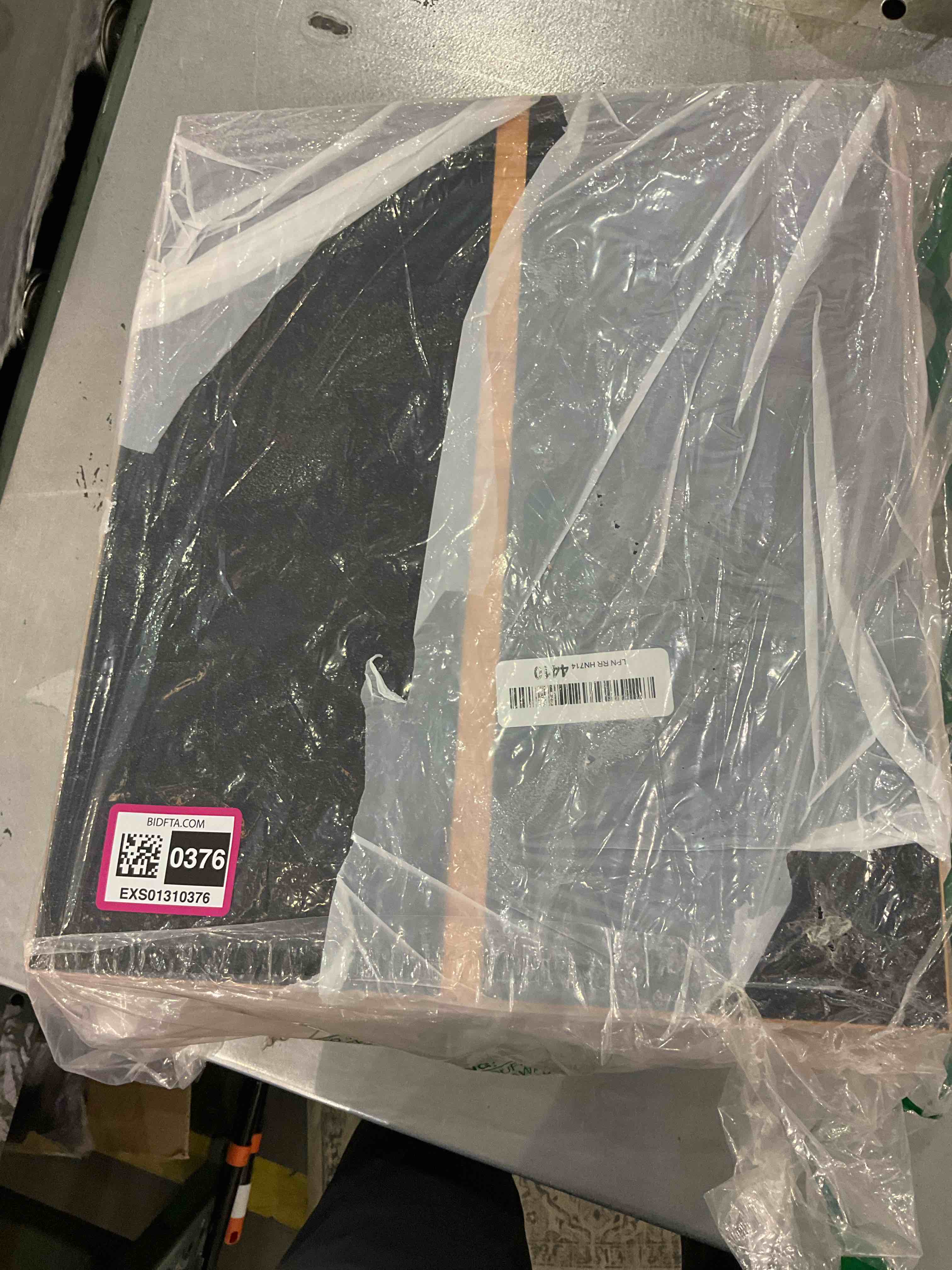 https://s3.amazonaws.com/lotting-images-prod/BargainHunt/EXS01310376_1710516549852.jpeg