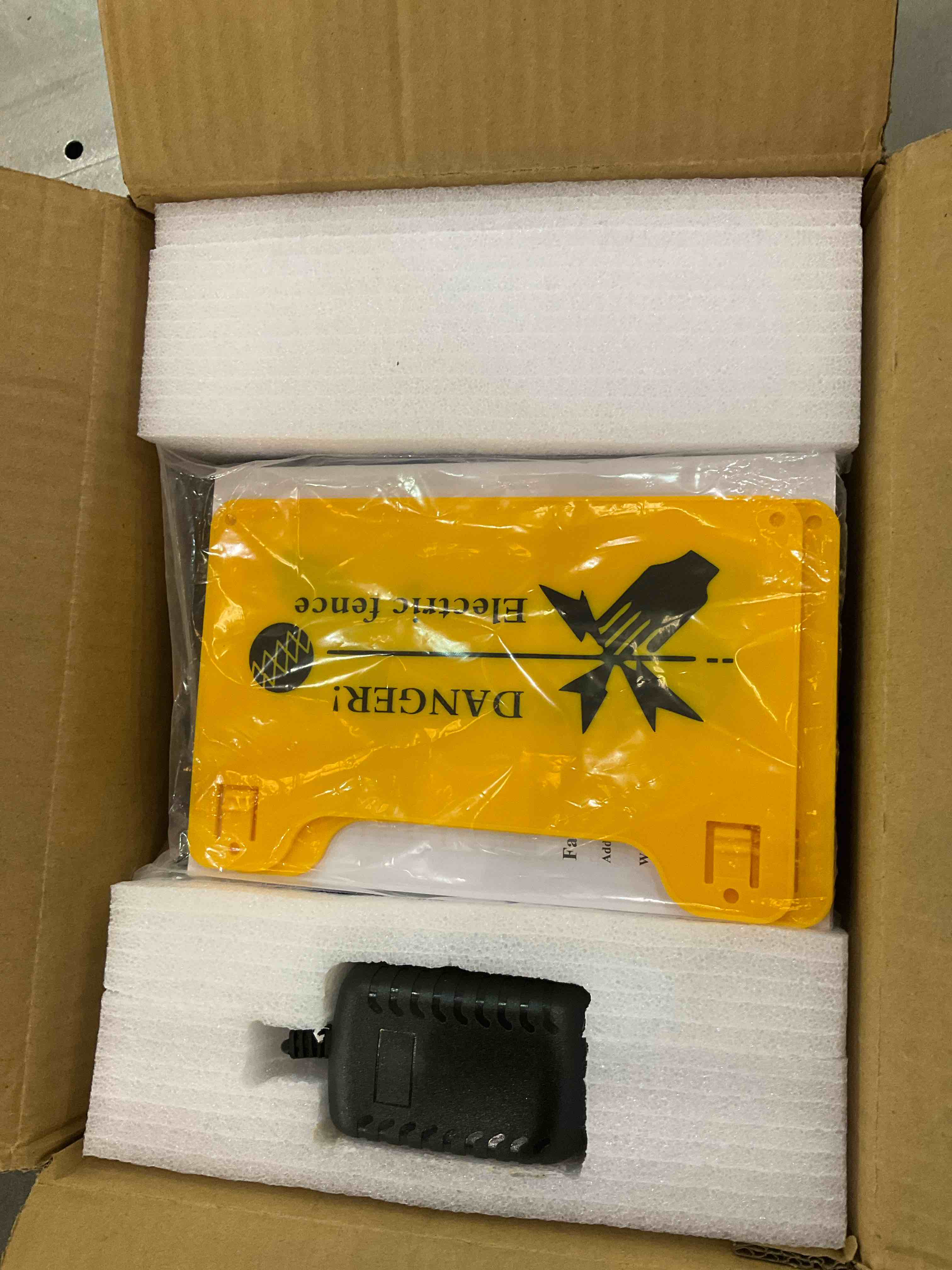https://s3.amazonaws.com/lotting-images-prod/BargainHunt/EXS01310448_1710769823502.jpeg
