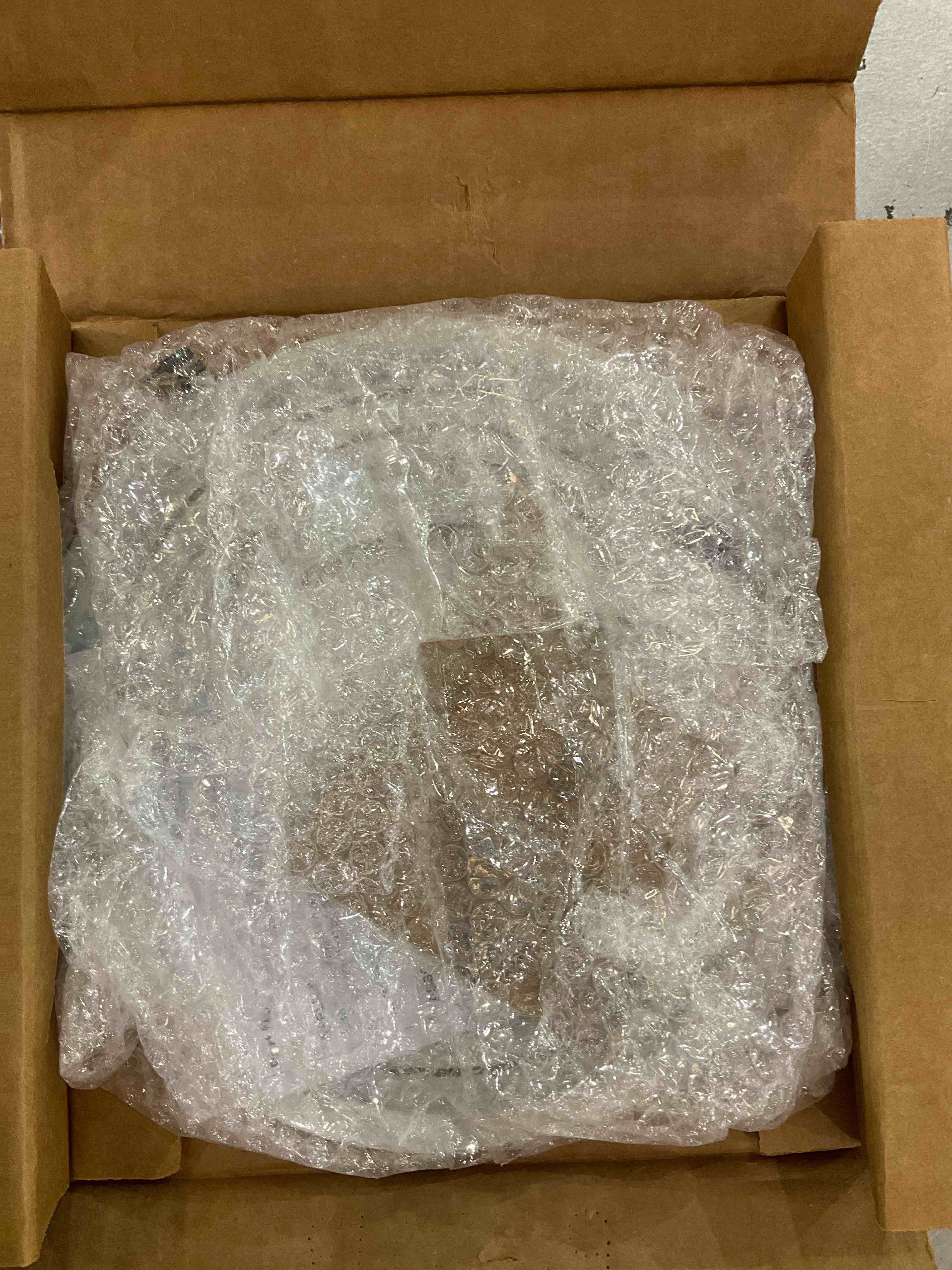 https://s3.amazonaws.com/lotting-images-prod/BargainHunt/EXS01310449_1710769921892.jpeg