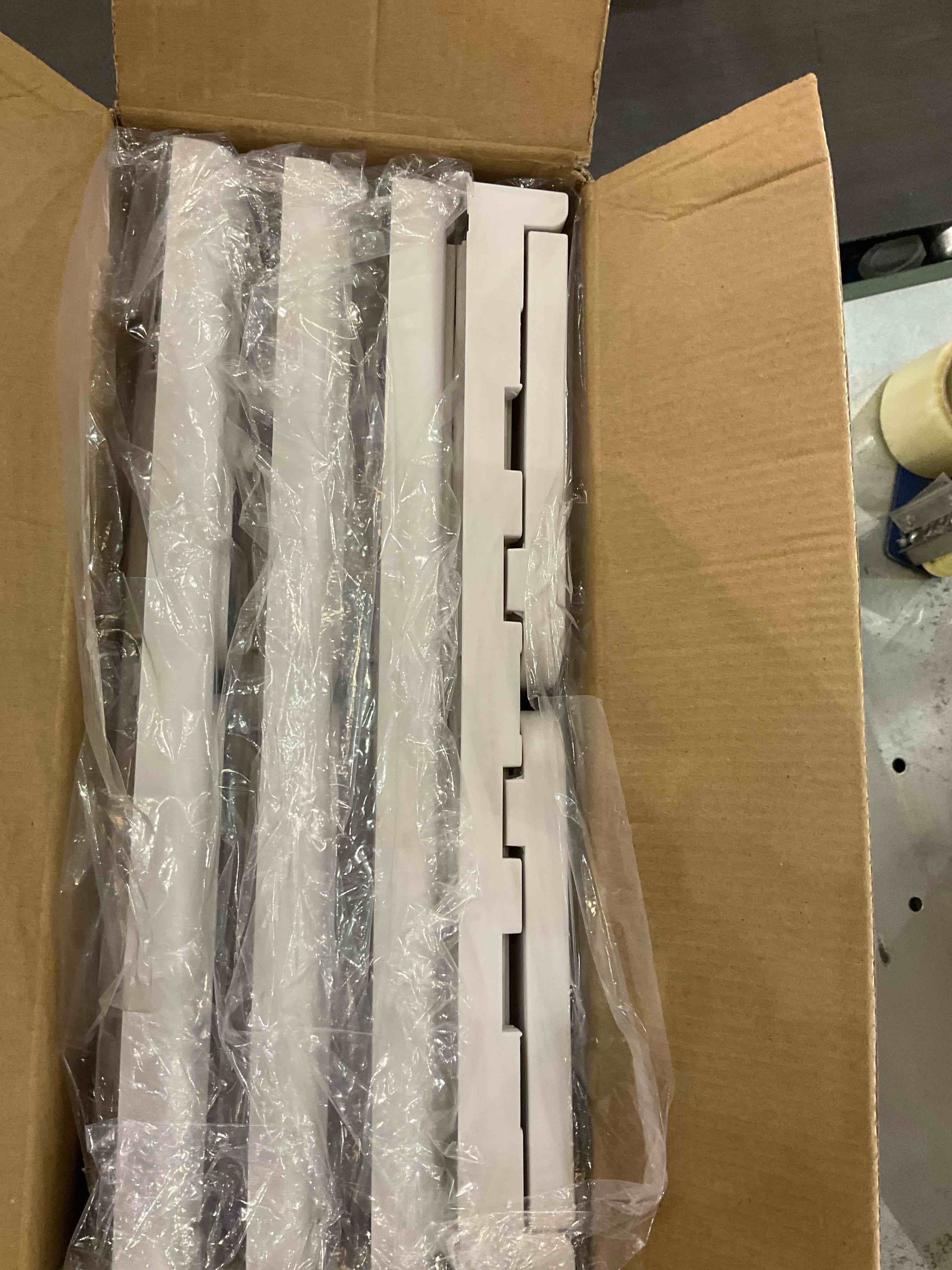 https://s3.amazonaws.com/lotting-images-prod/BargainHunt/EXS01310450_1710769998527.jpeg