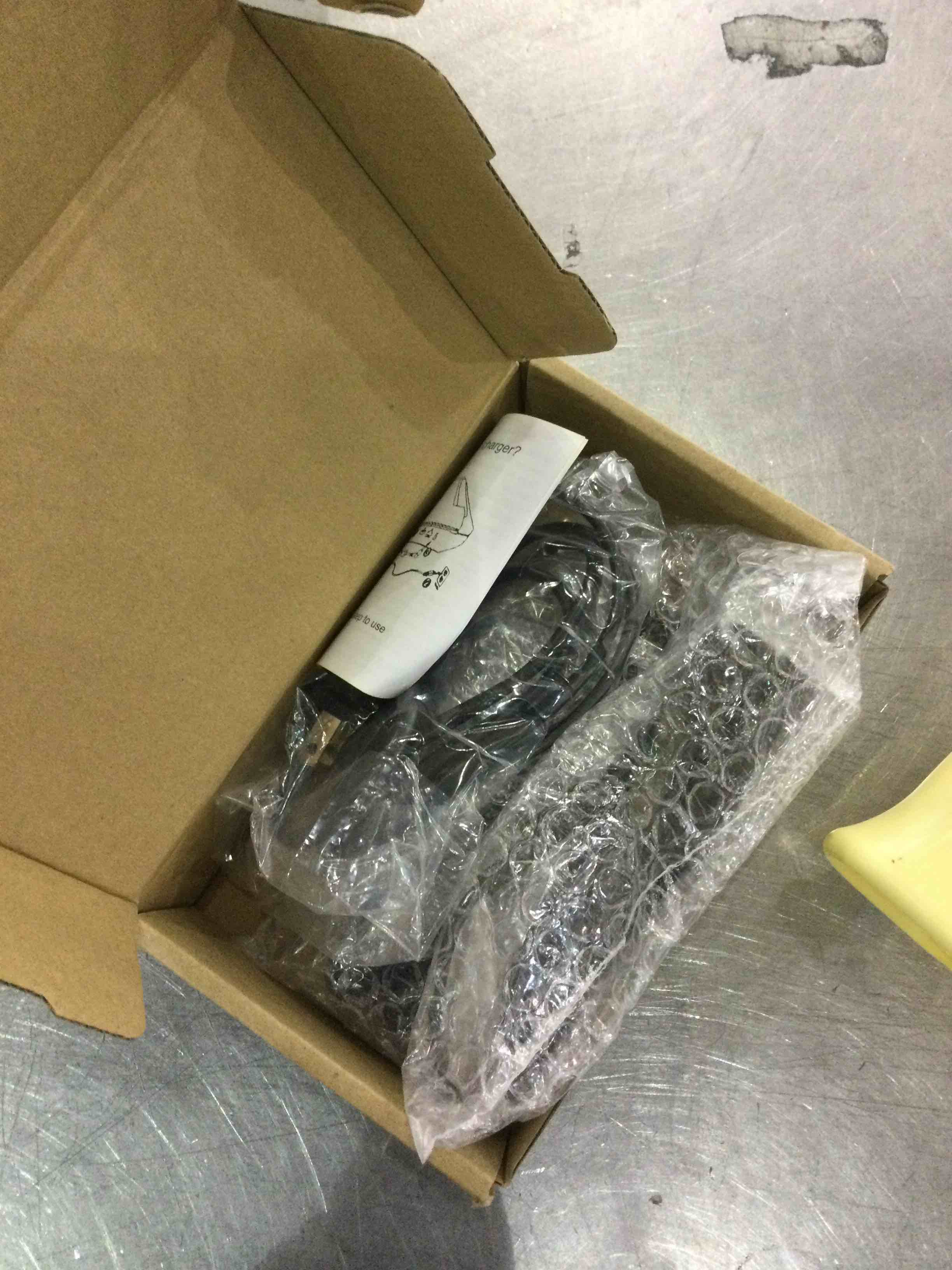 https://s3.amazonaws.com/lotting-images-prod/BargainHunt/EXS01310811_1710513943262.jpeg