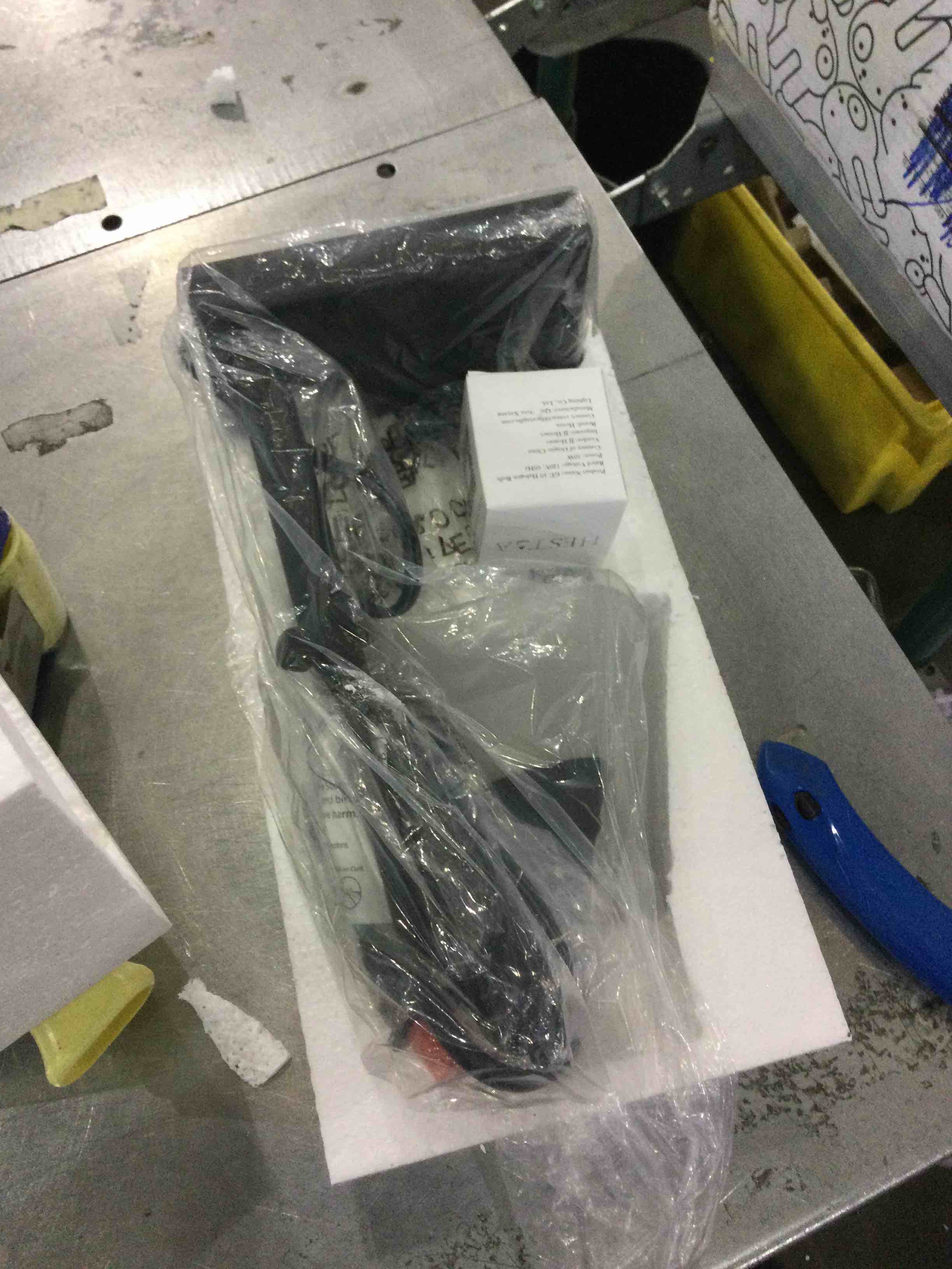 https://s3.amazonaws.com/lotting-images-prod/BargainHunt/EXS01310813_1710514055165.jpeg