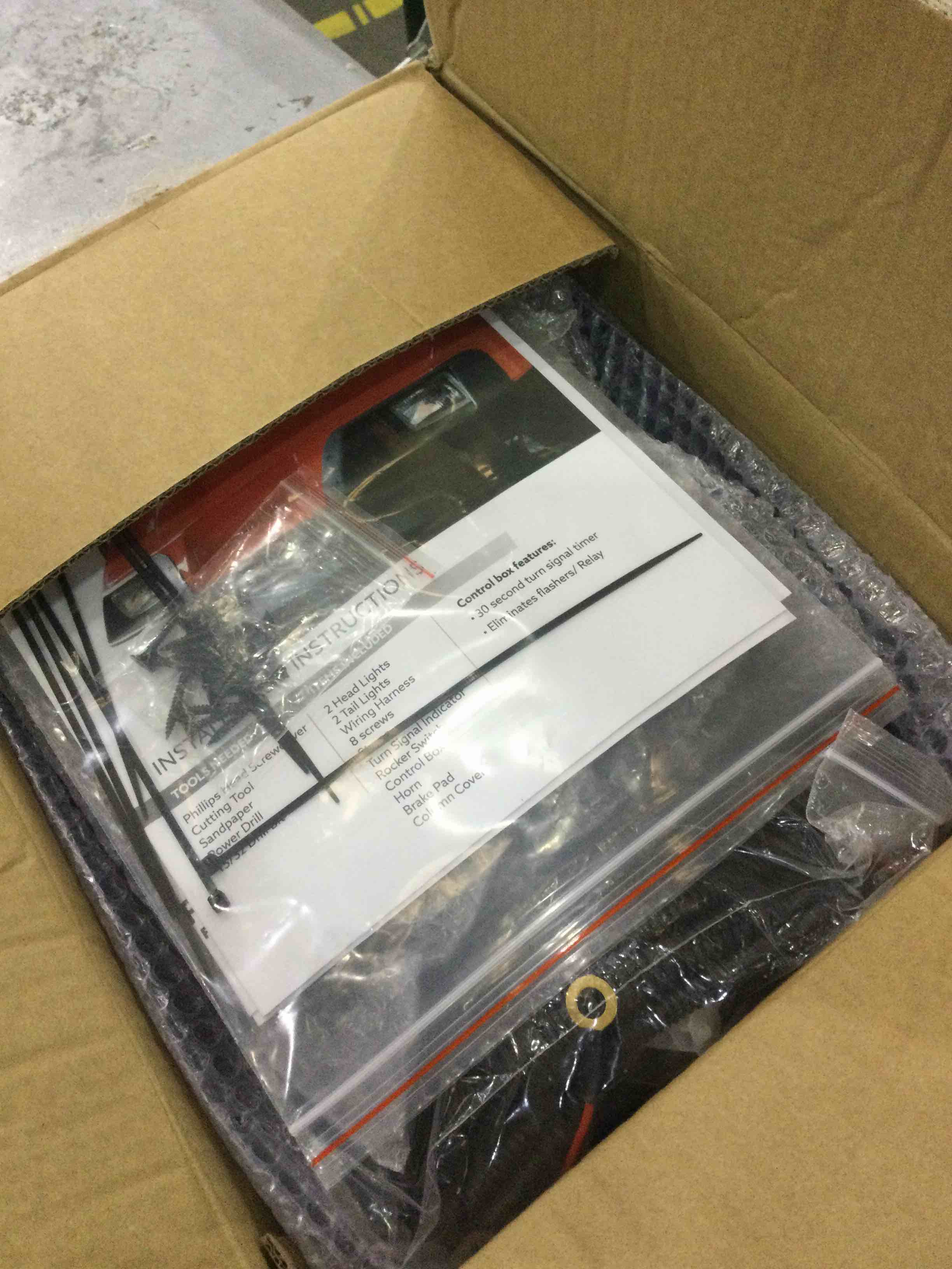 https://s3.amazonaws.com/lotting-images-prod/BargainHunt/EXS01310817_1710514332685.jpeg