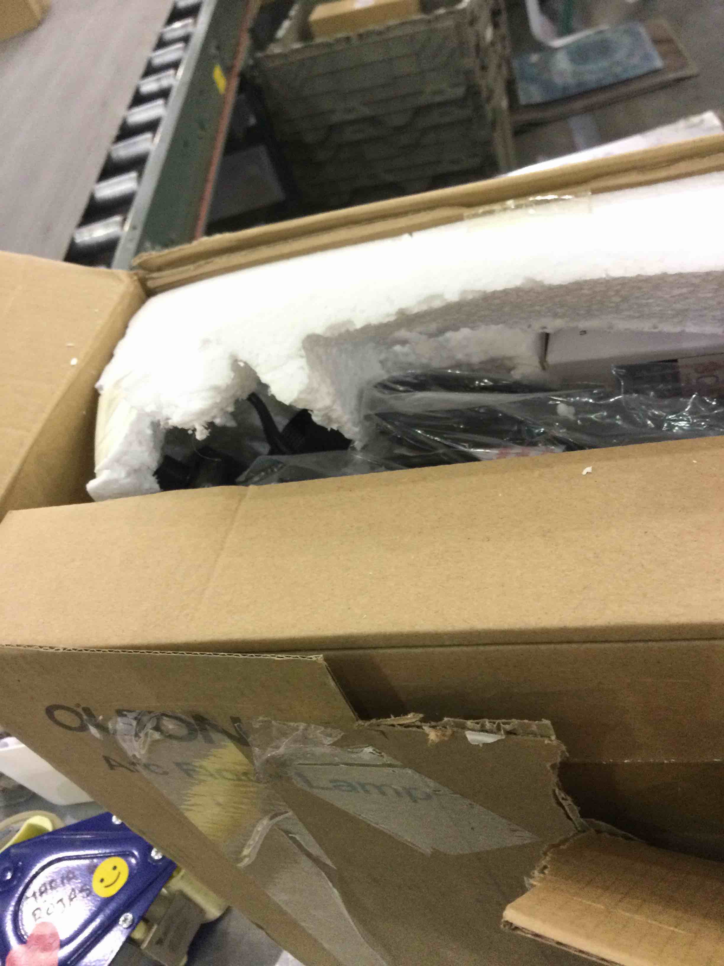 https://s3.amazonaws.com/lotting-images-prod/BargainHunt/EXS01310826_1710515078854.jpeg