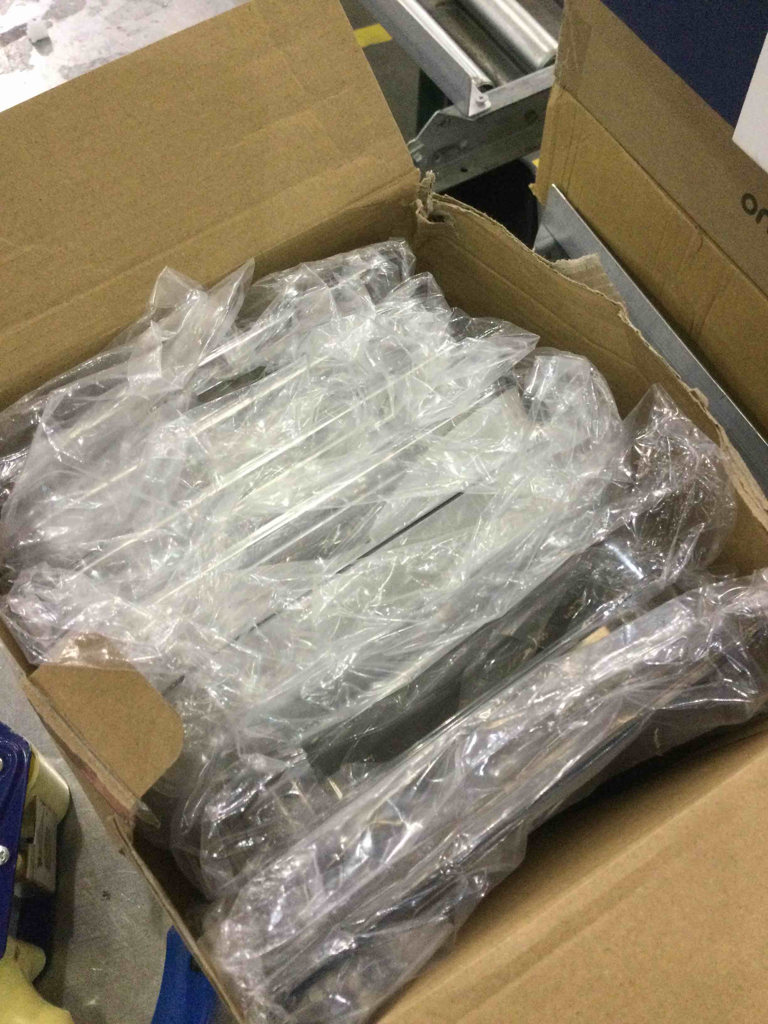 https://s3.amazonaws.com/lotting-images-prod/BargainHunt/EXS01310827_1710515146060.jpeg