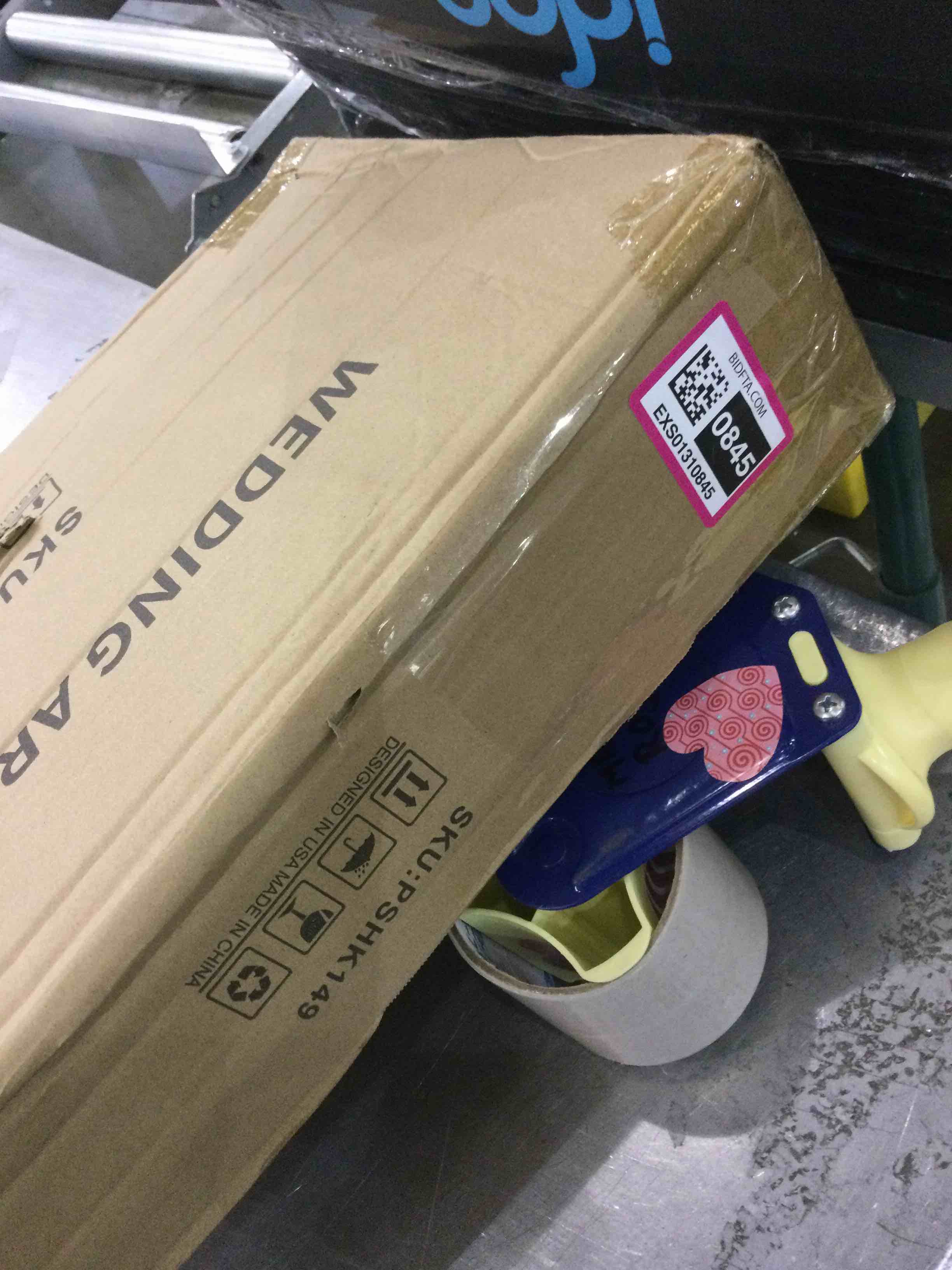 https://s3.amazonaws.com/lotting-images-prod/BargainHunt/EXS01310845_1710516420076.jpeg