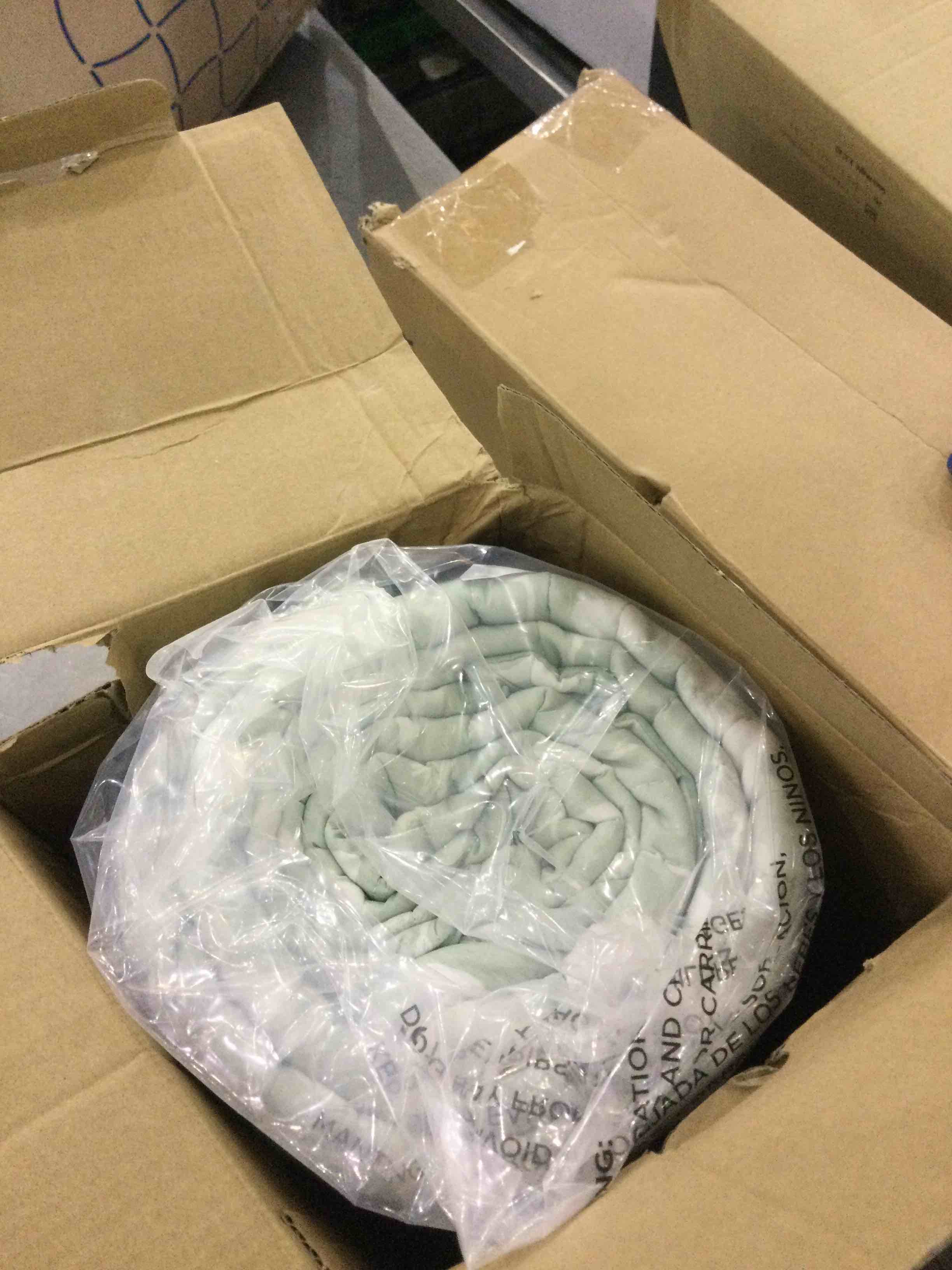 https://s3.amazonaws.com/lotting-images-prod/BargainHunt/EXS01310998_1710852842665.jpeg