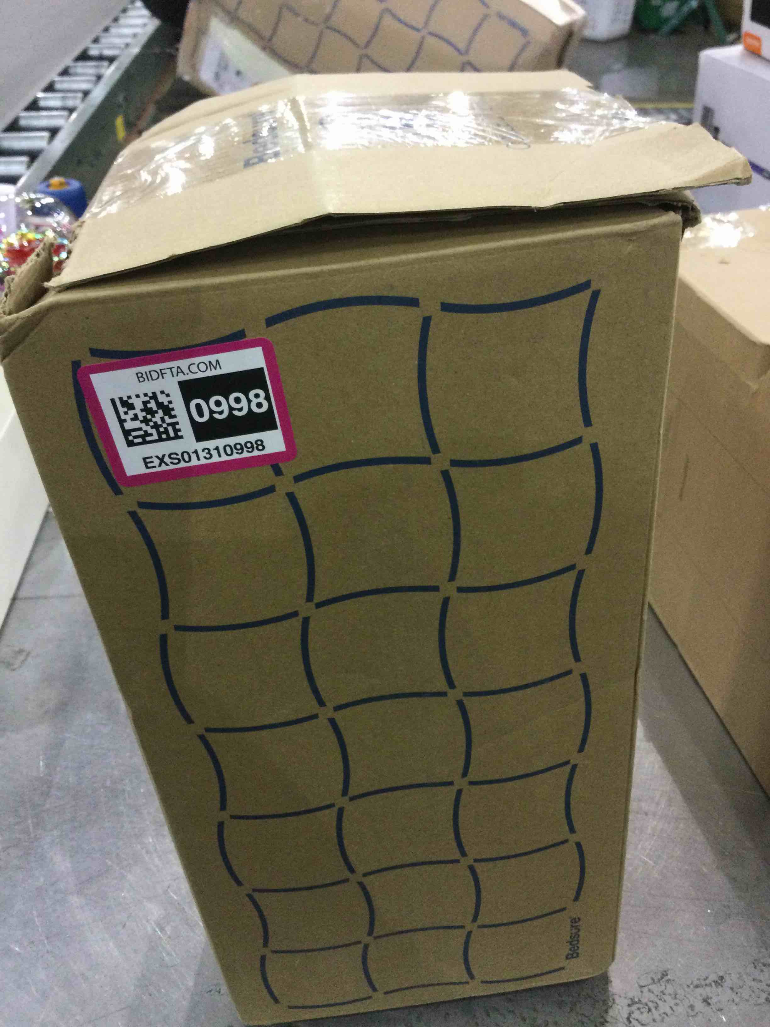 https://s3.amazonaws.com/lotting-images-prod/BargainHunt/EXS01310998_1710852860649.jpeg