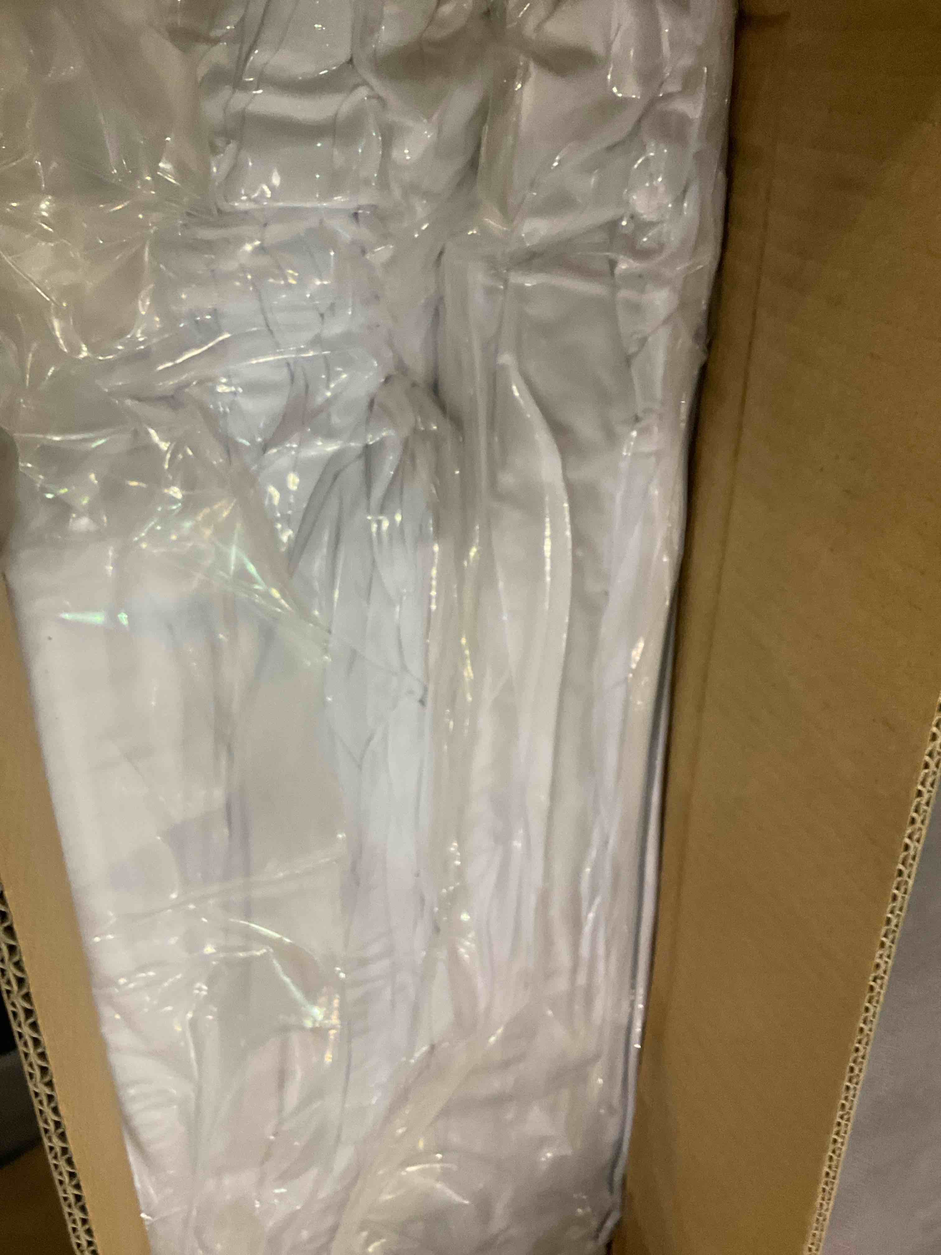 https://s3.amazonaws.com/lotting-images-prod/BargainHunt/EXS01311008_1710938259048.jpeg