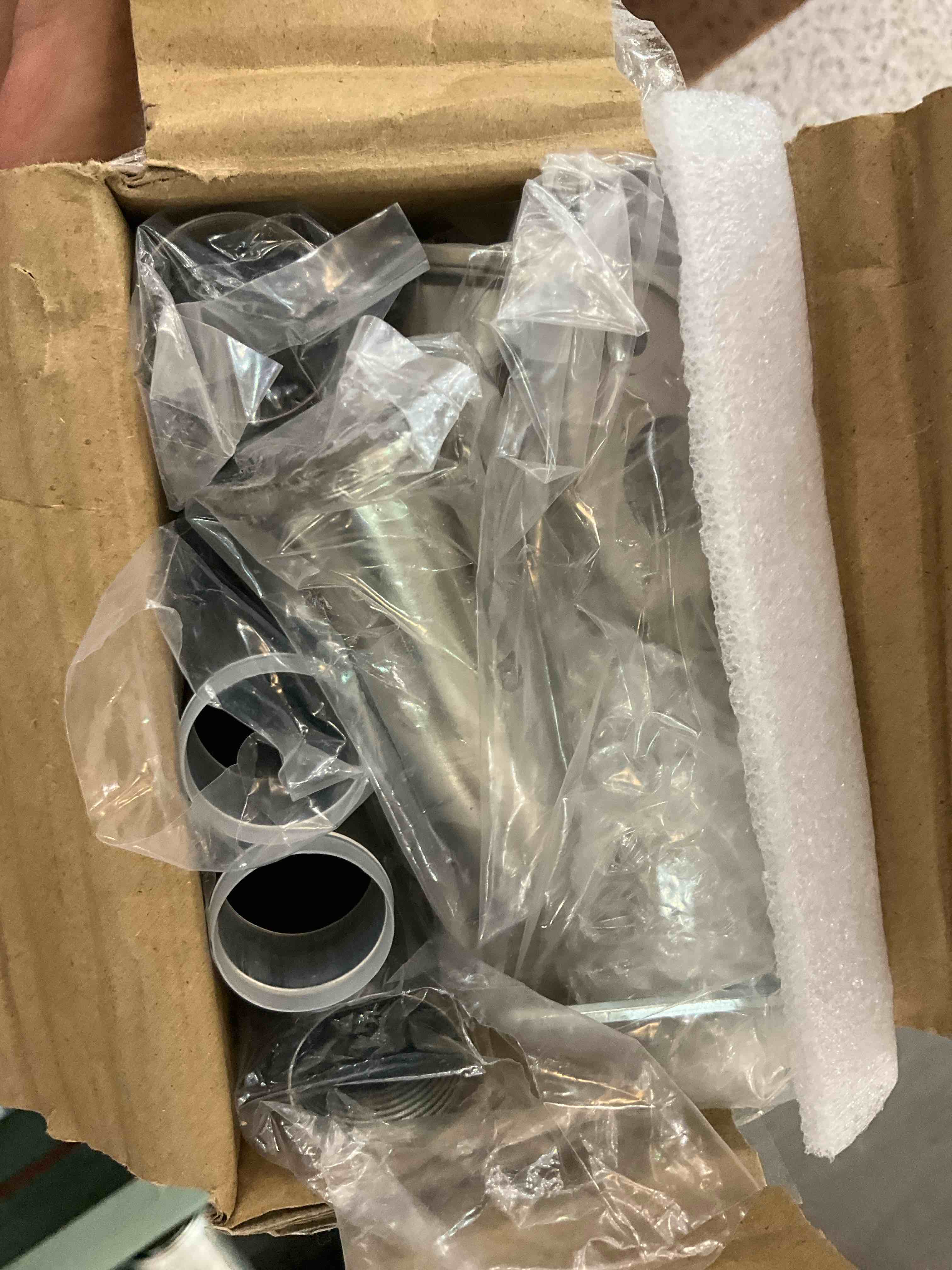 https://s3.amazonaws.com/lotting-images-prod/BargainHunt/EXS01311071_1710955842548.jpeg