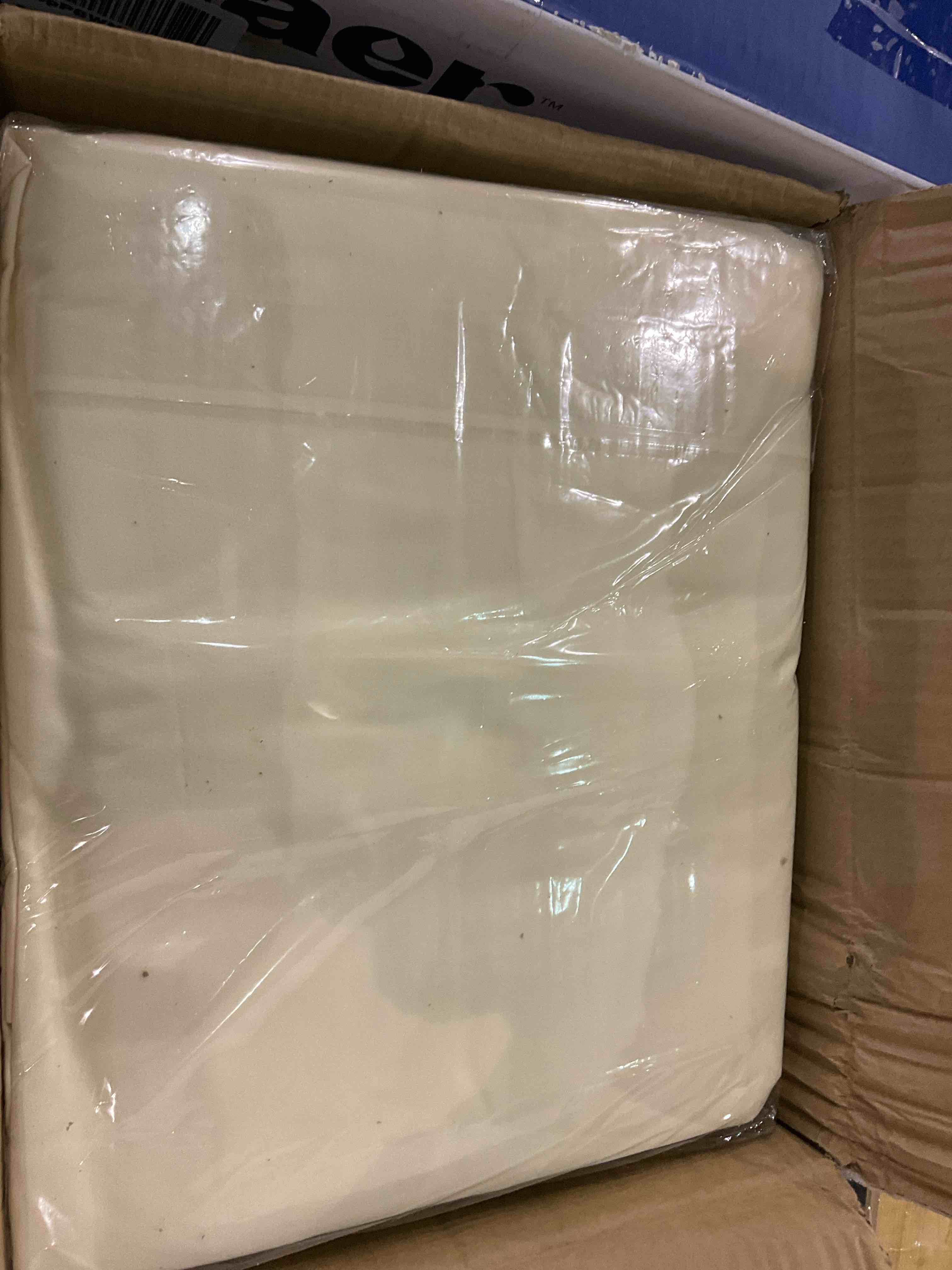 https://s3.amazonaws.com/lotting-images-prod/BargainHunt/EXS01311101_1711021875197.jpeg