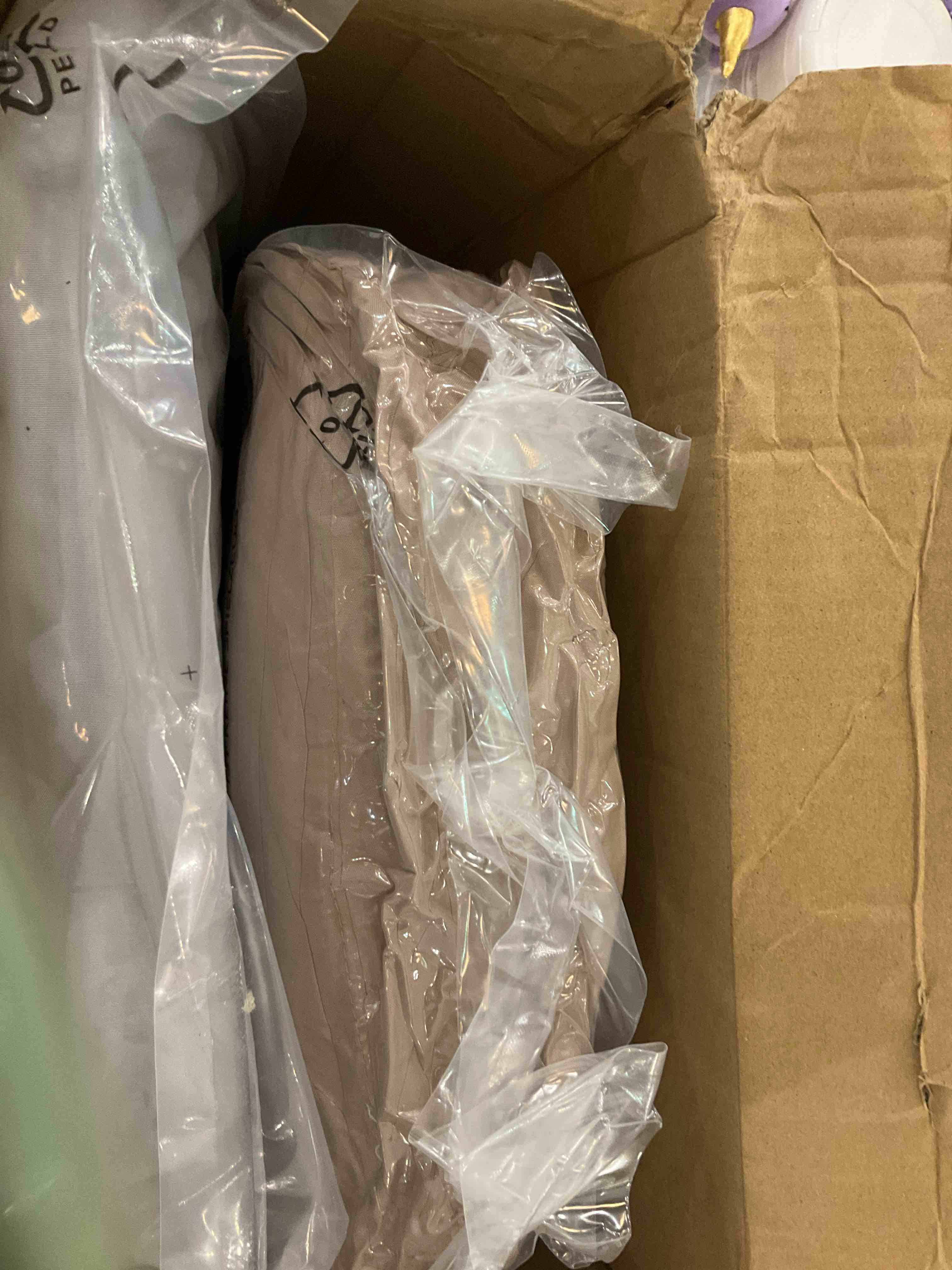 https://s3.amazonaws.com/lotting-images-prod/BargainHunt/EXS01311173_1711040765601.jpeg