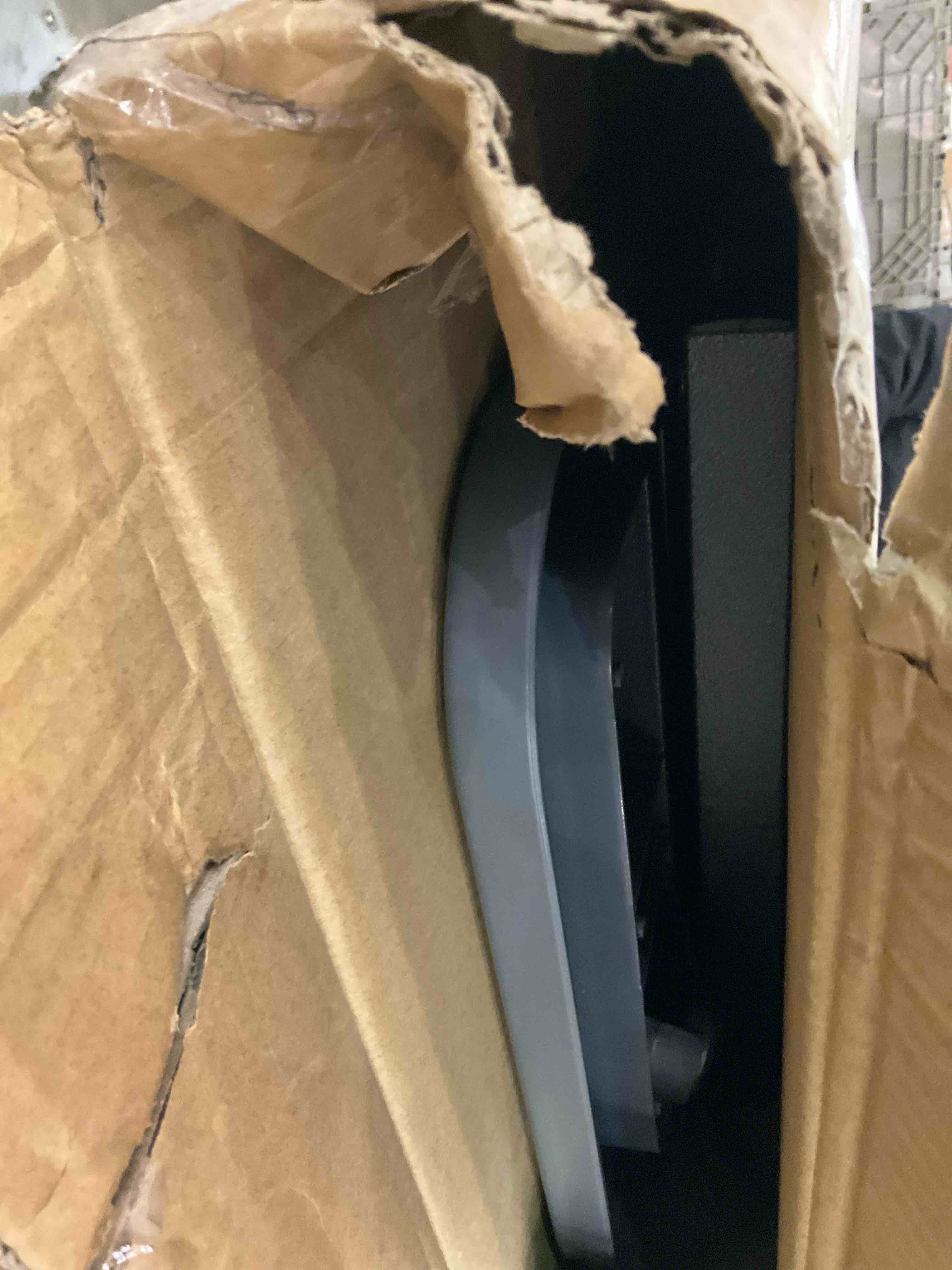 https://s3.amazonaws.com/lotting-images-prod/BargainHunt/EXS01311276_1711117131500.jpeg