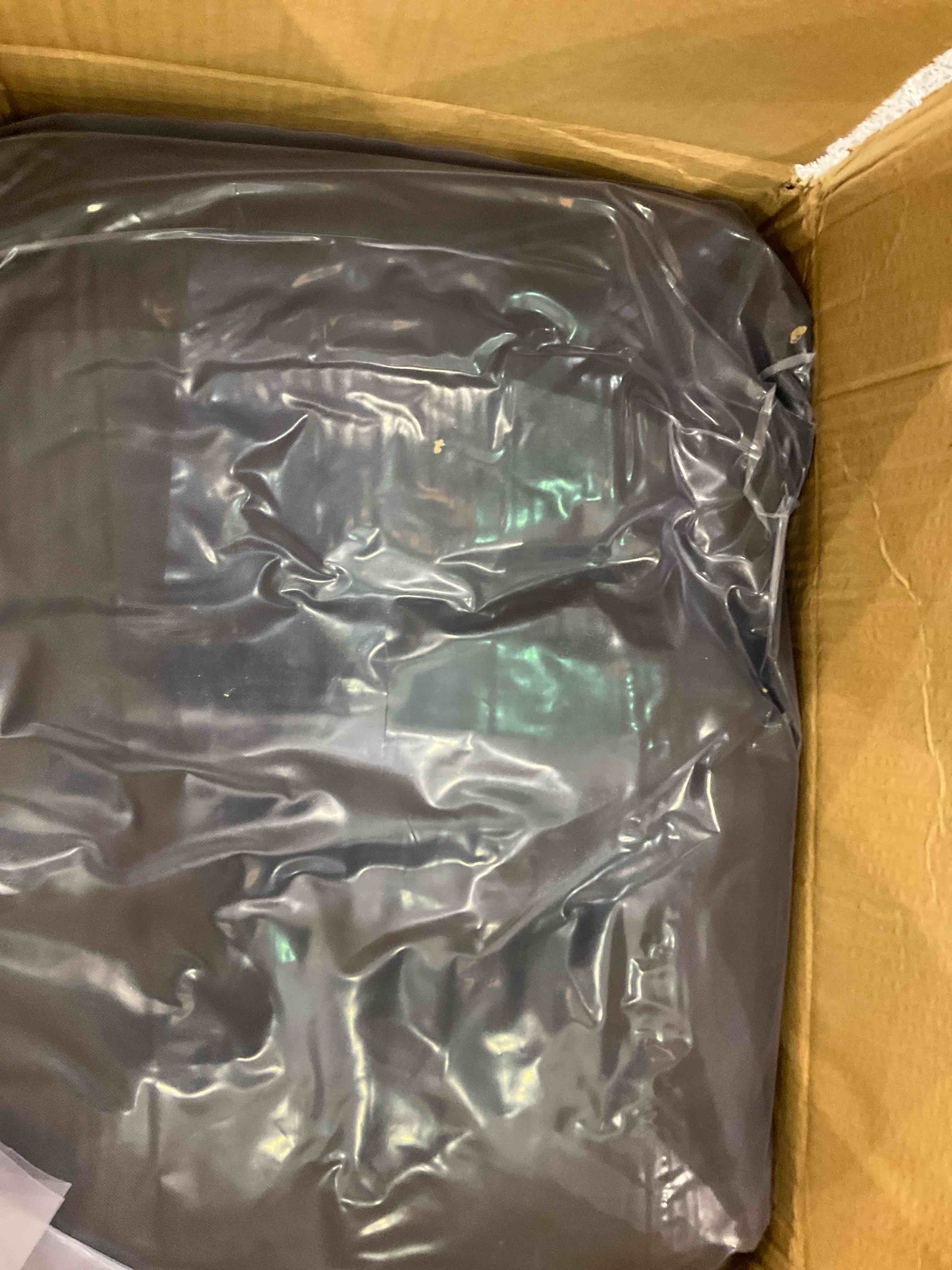 https://s3.amazonaws.com/lotting-images-prod/BargainHunt/EXS01311379_1711374328895.jpeg