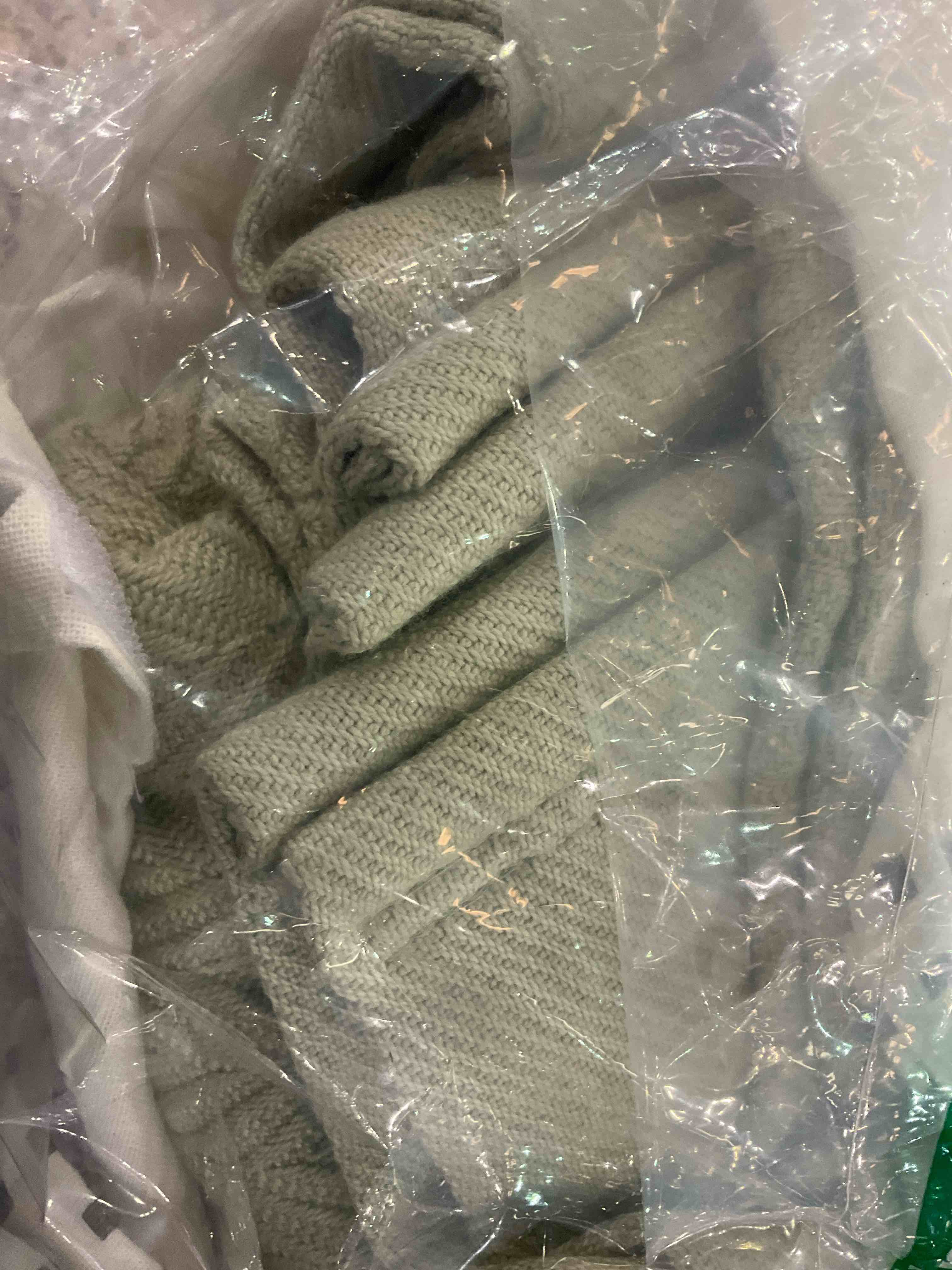 https://s3.amazonaws.com/lotting-images-prod/BargainHunt/EXS01311454_1711392195096.jpeg