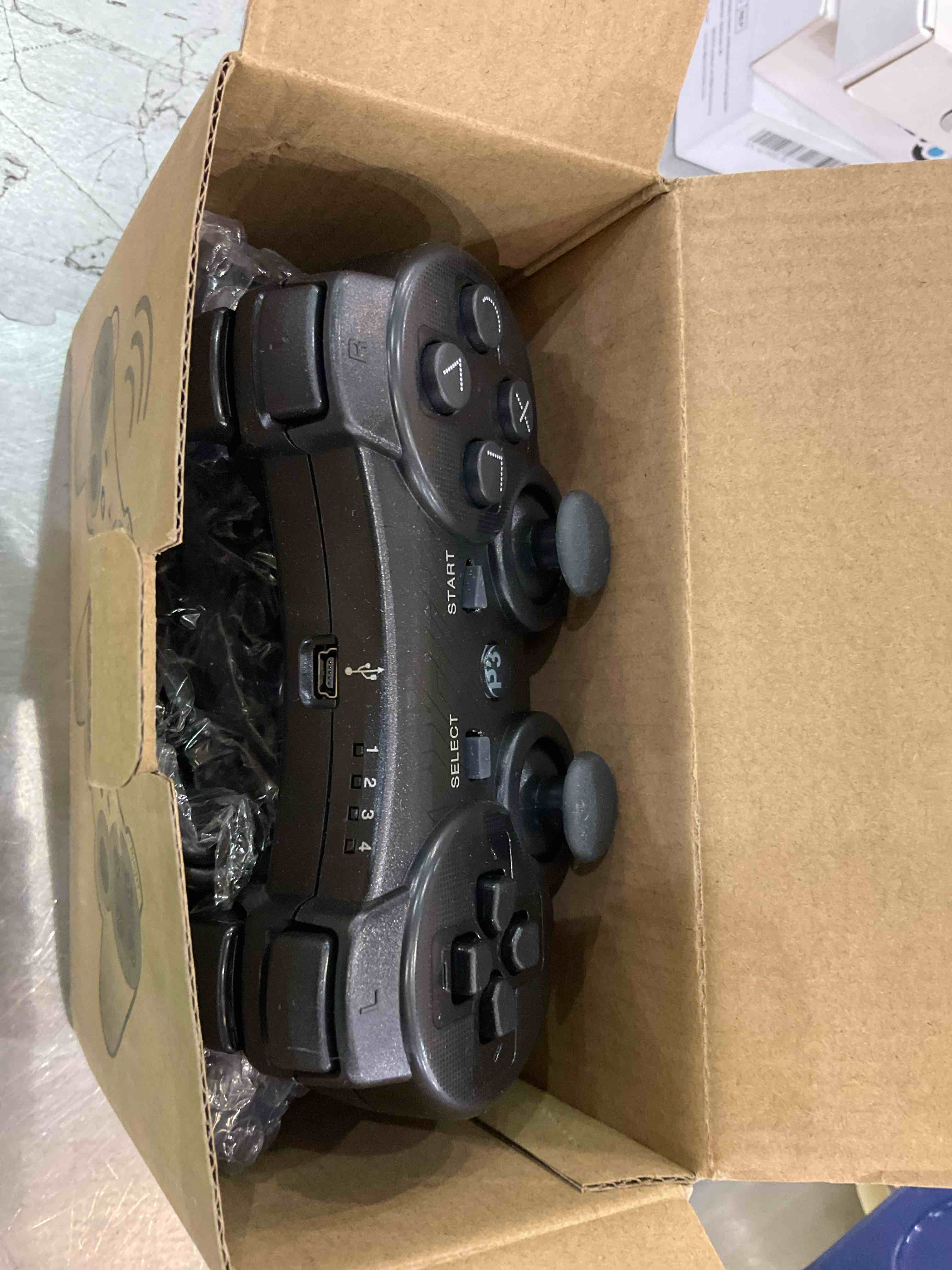 https://s3.amazonaws.com/lotting-images-prod/BargainHunt/EXS01311727_1712857464529.jpeg