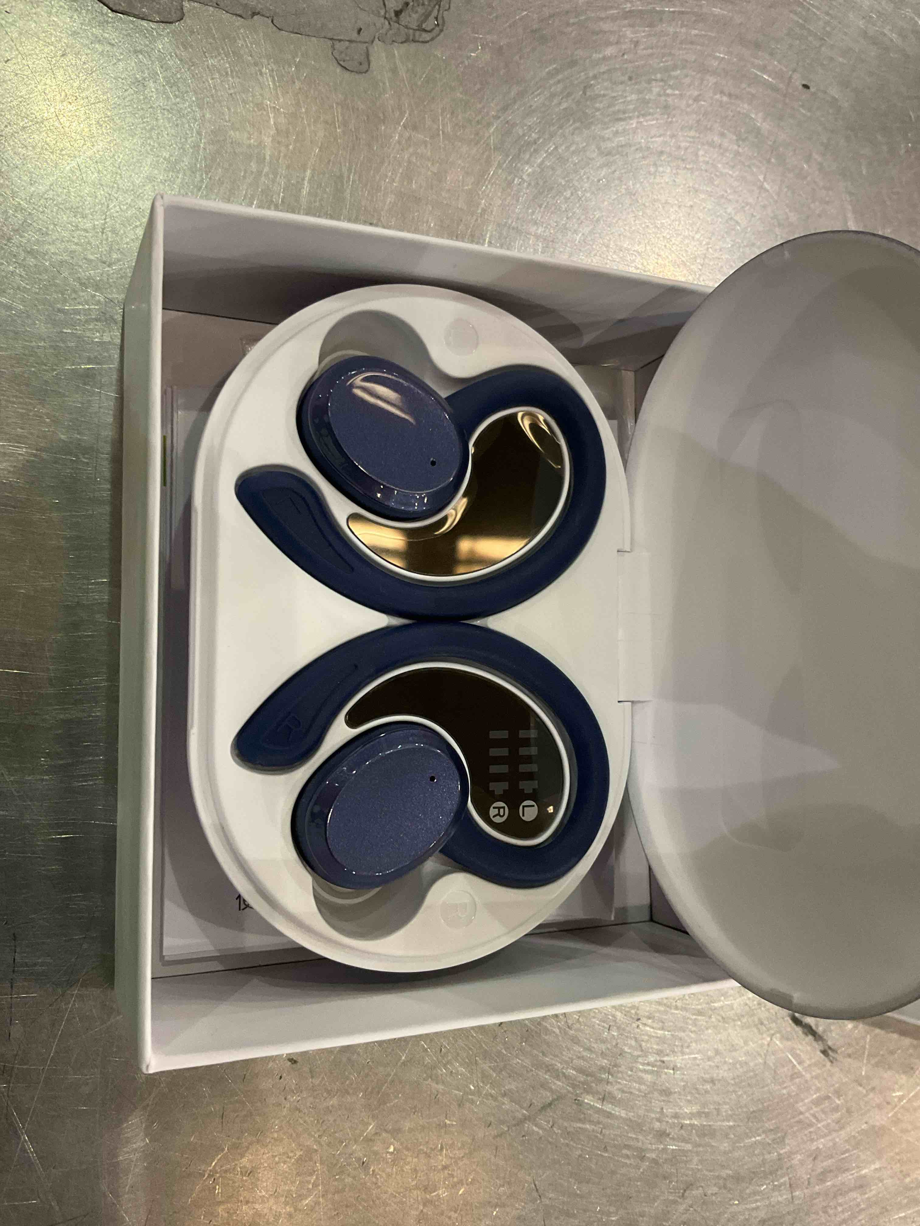 https://s3.amazonaws.com/lotting-images-prod/BargainHunt/EXS01311731_1712857757836.jpeg