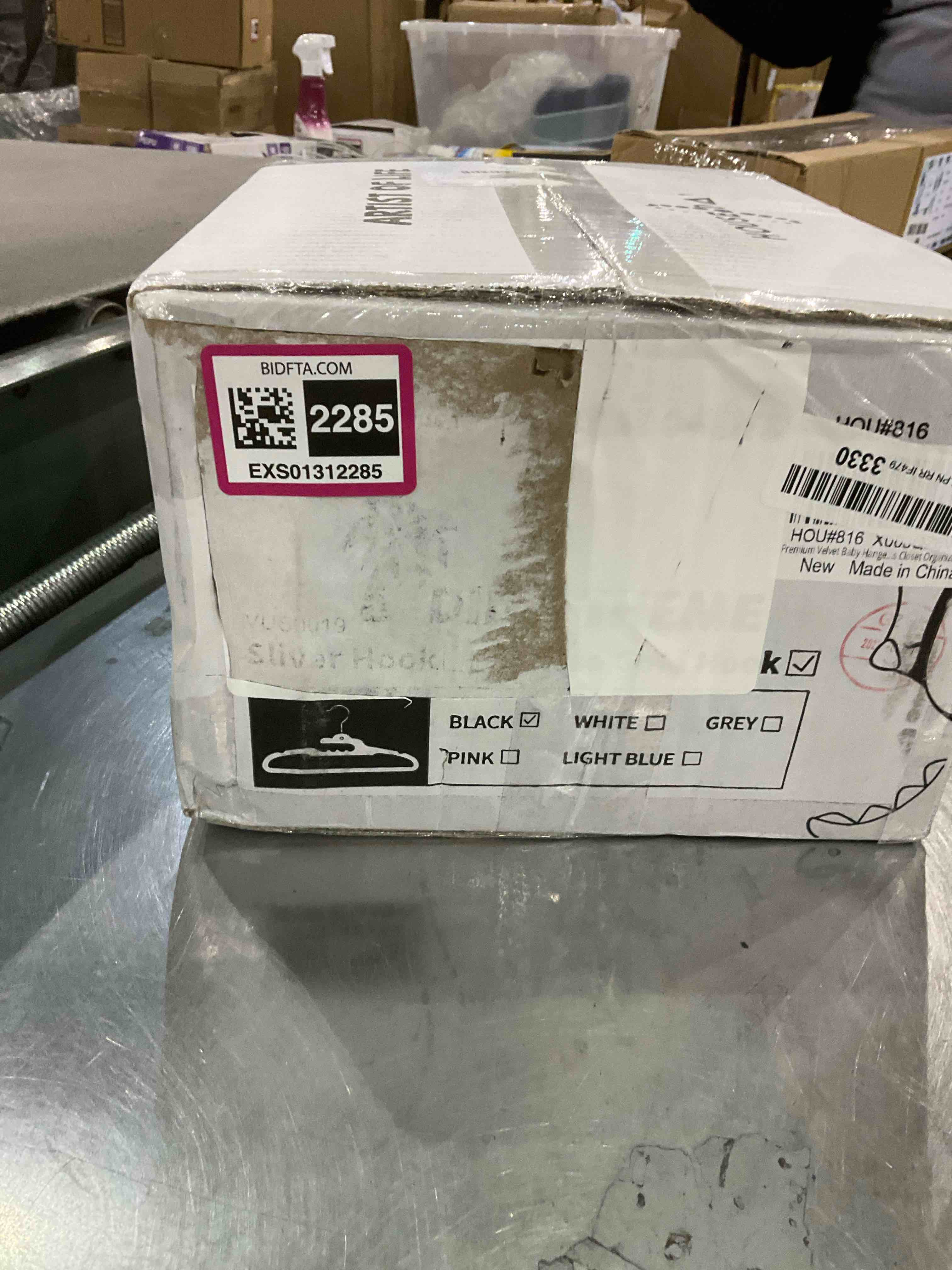 https://s3.amazonaws.com/lotting-images-prod/BargainHunt/EXS01312285_1710417194946.jpeg