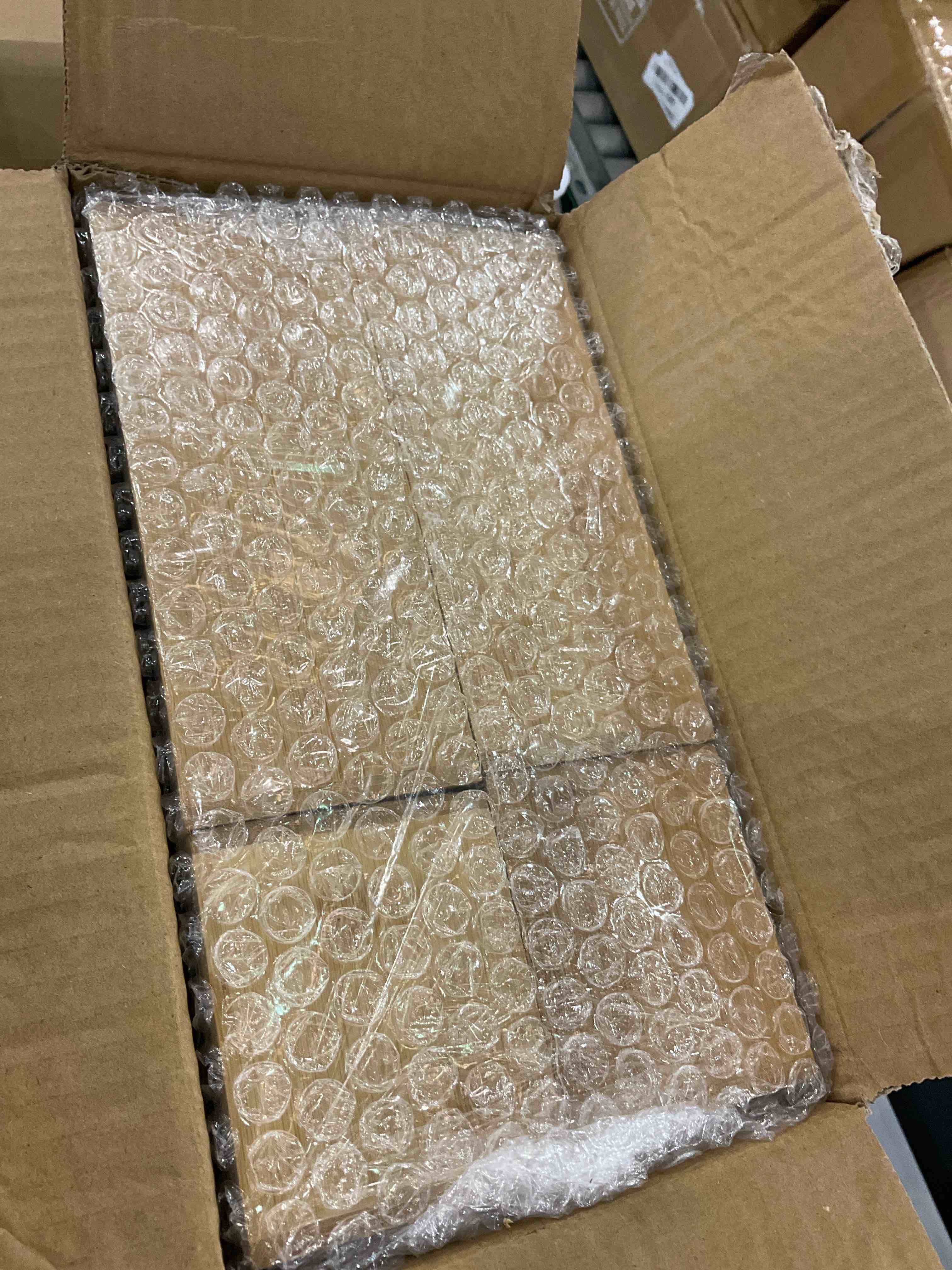 https://s3.amazonaws.com/lotting-images-prod/BargainHunt/EXS01312714_1710521335386.jpeg