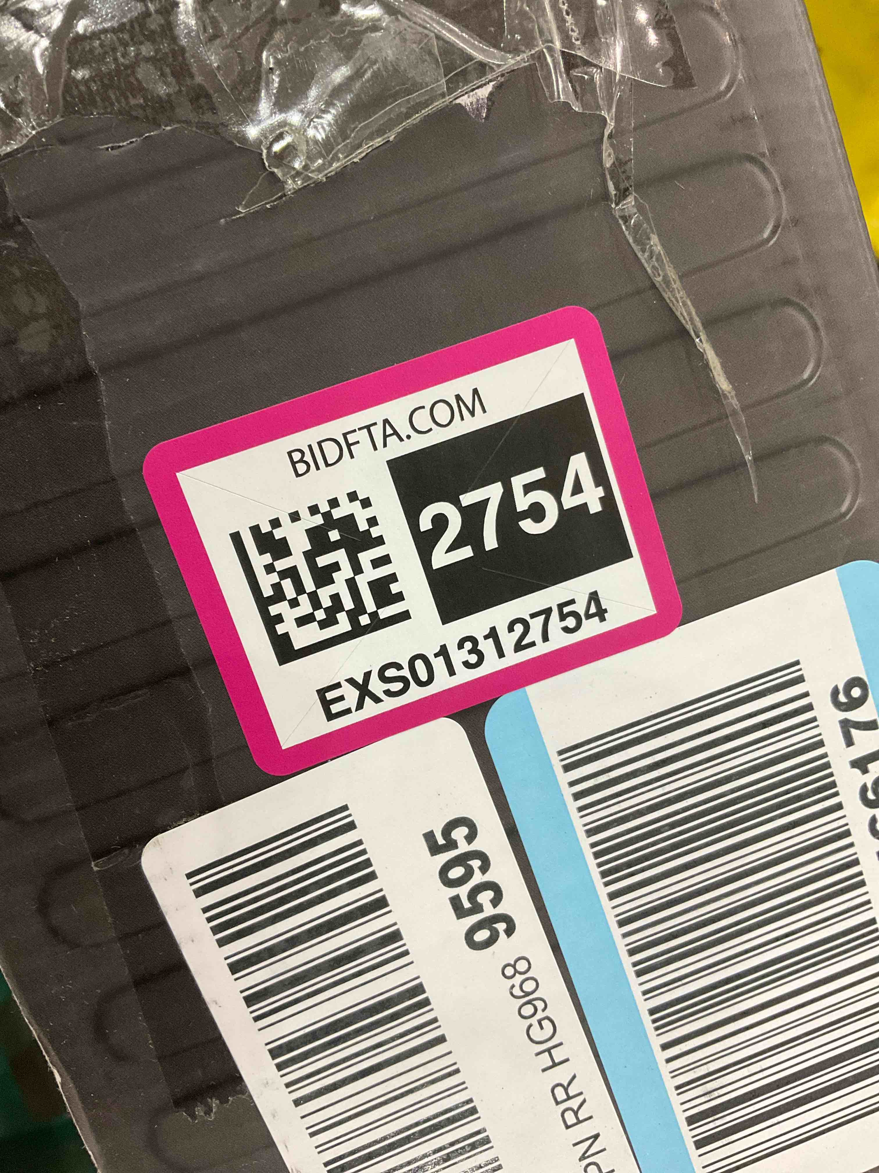 https://s3.amazonaws.com/lotting-images-prod/BargainHunt/EXS01312754_1710760708821.jpeg