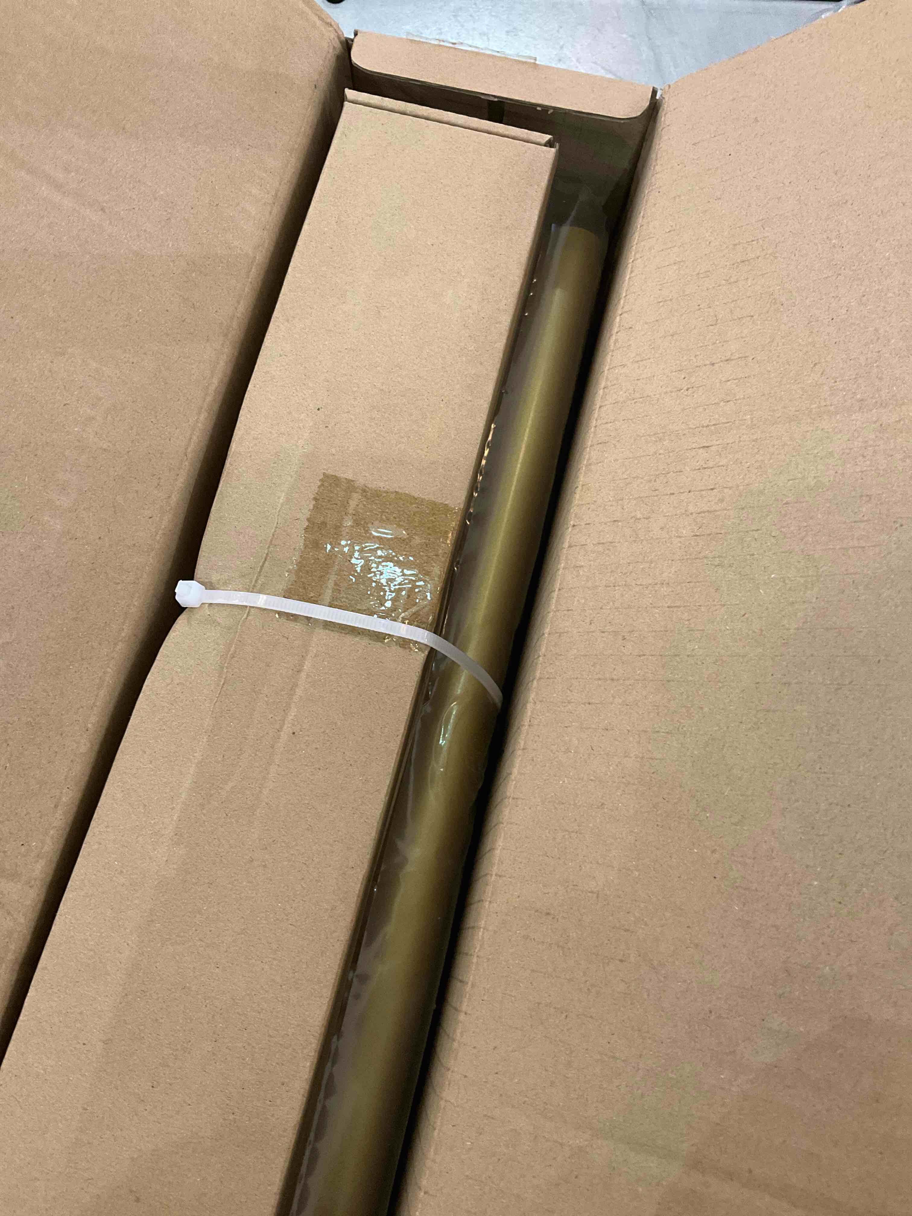 https://s3.amazonaws.com/lotting-images-prod/BargainHunt/EXS01312820_1710776504846.jpeg