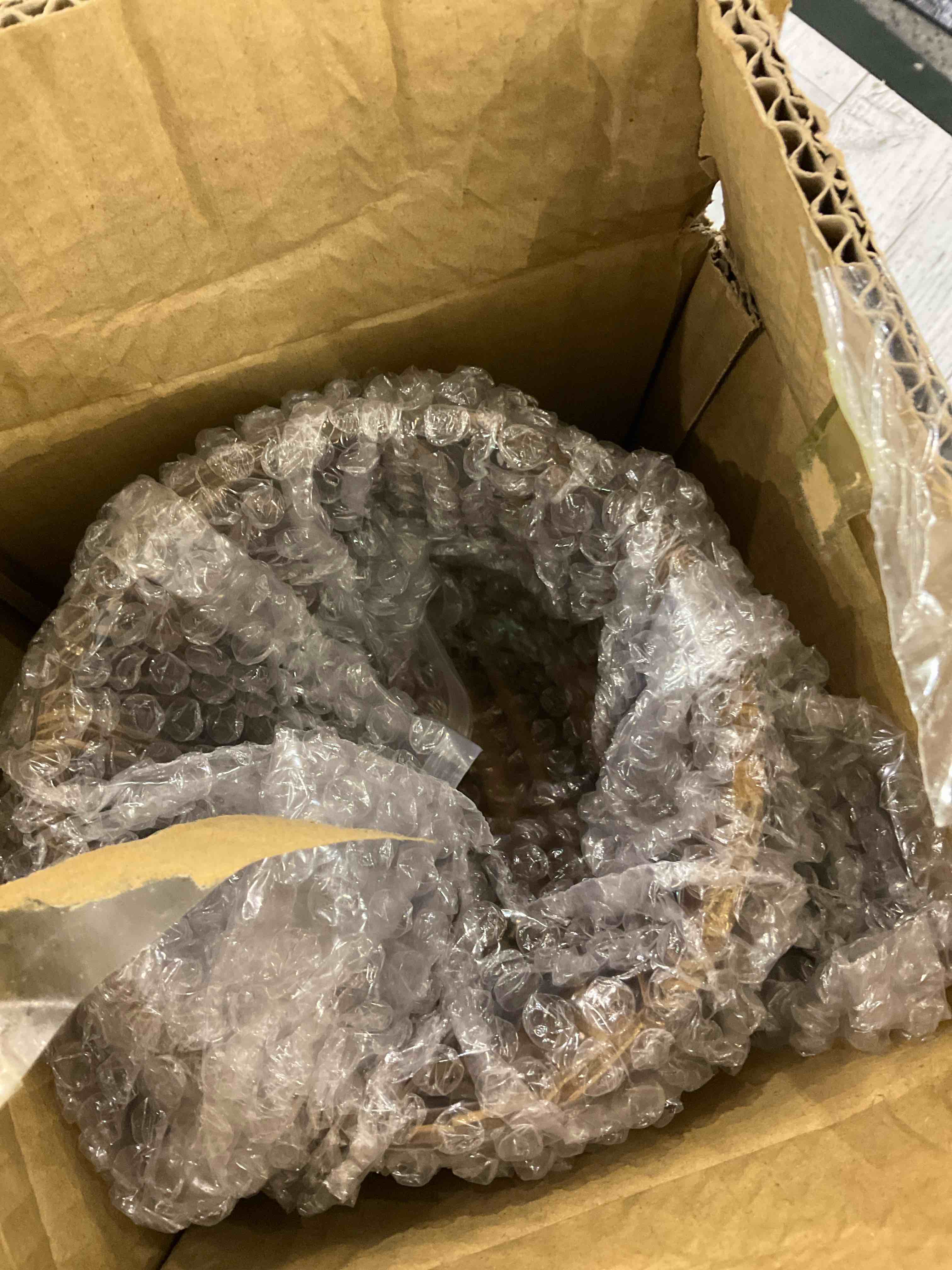 https://s3.amazonaws.com/lotting-images-prod/BargainHunt/EXS01313100_1714395231934.jpeg