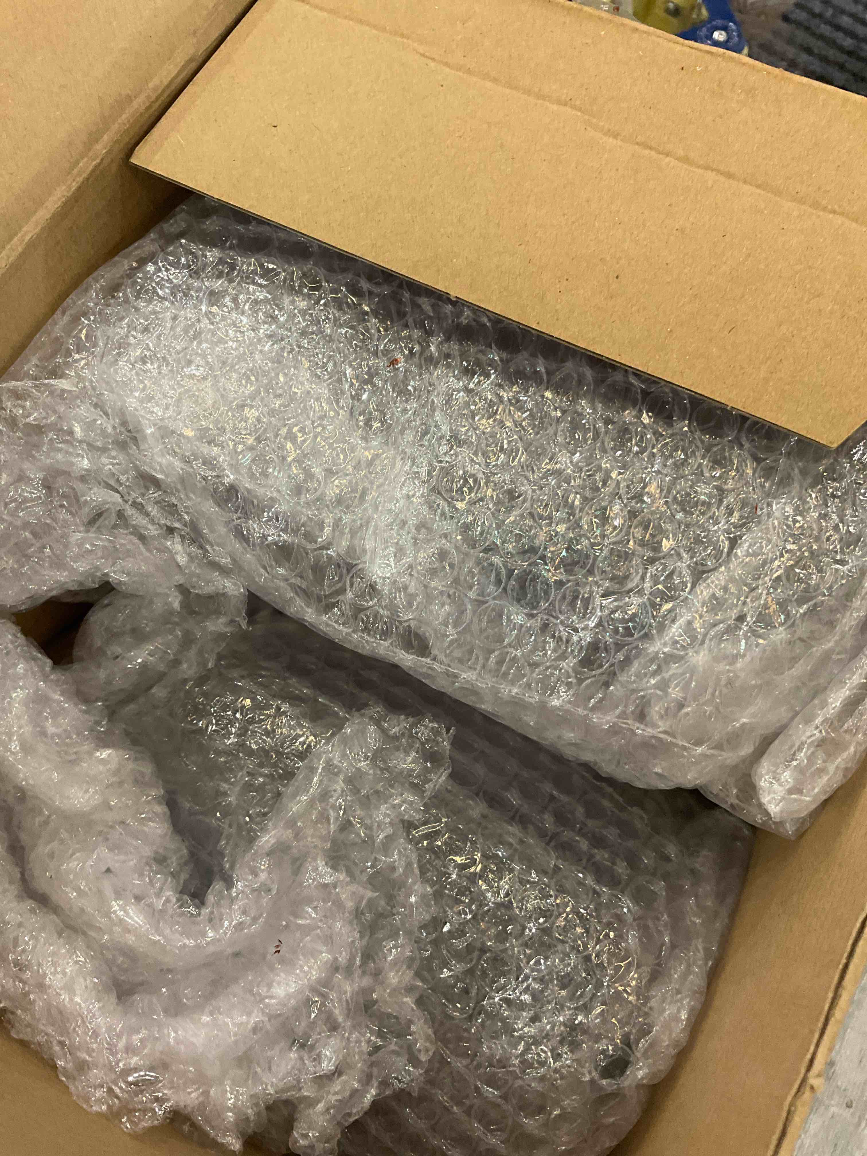 https://s3.amazonaws.com/lotting-images-prod/BargainHunt/EXS01313219_1714417399558.jpeg