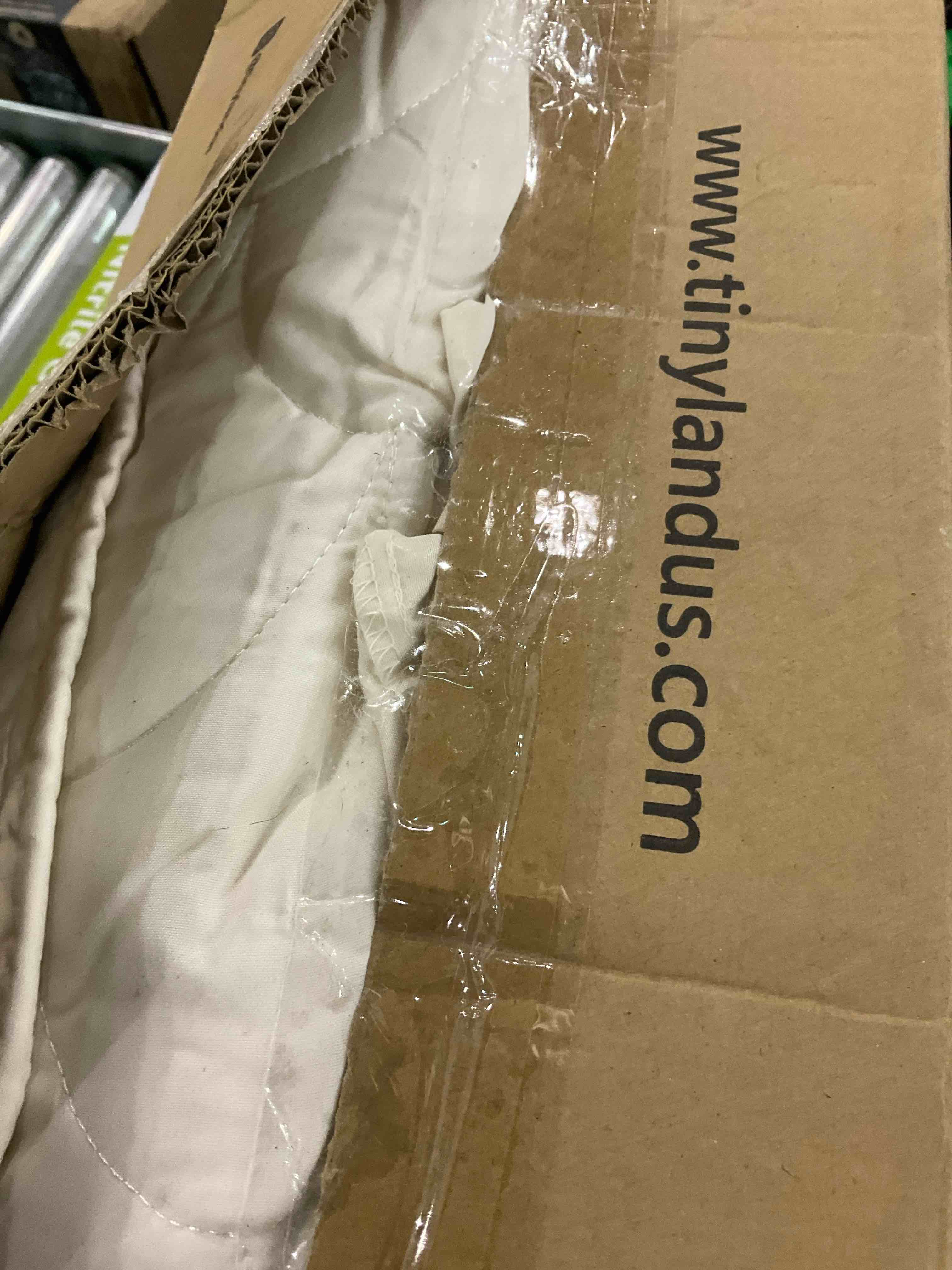 https://s3.amazonaws.com/lotting-images-prod/BargainHunt/EXS01313238_1714478077563.jpeg