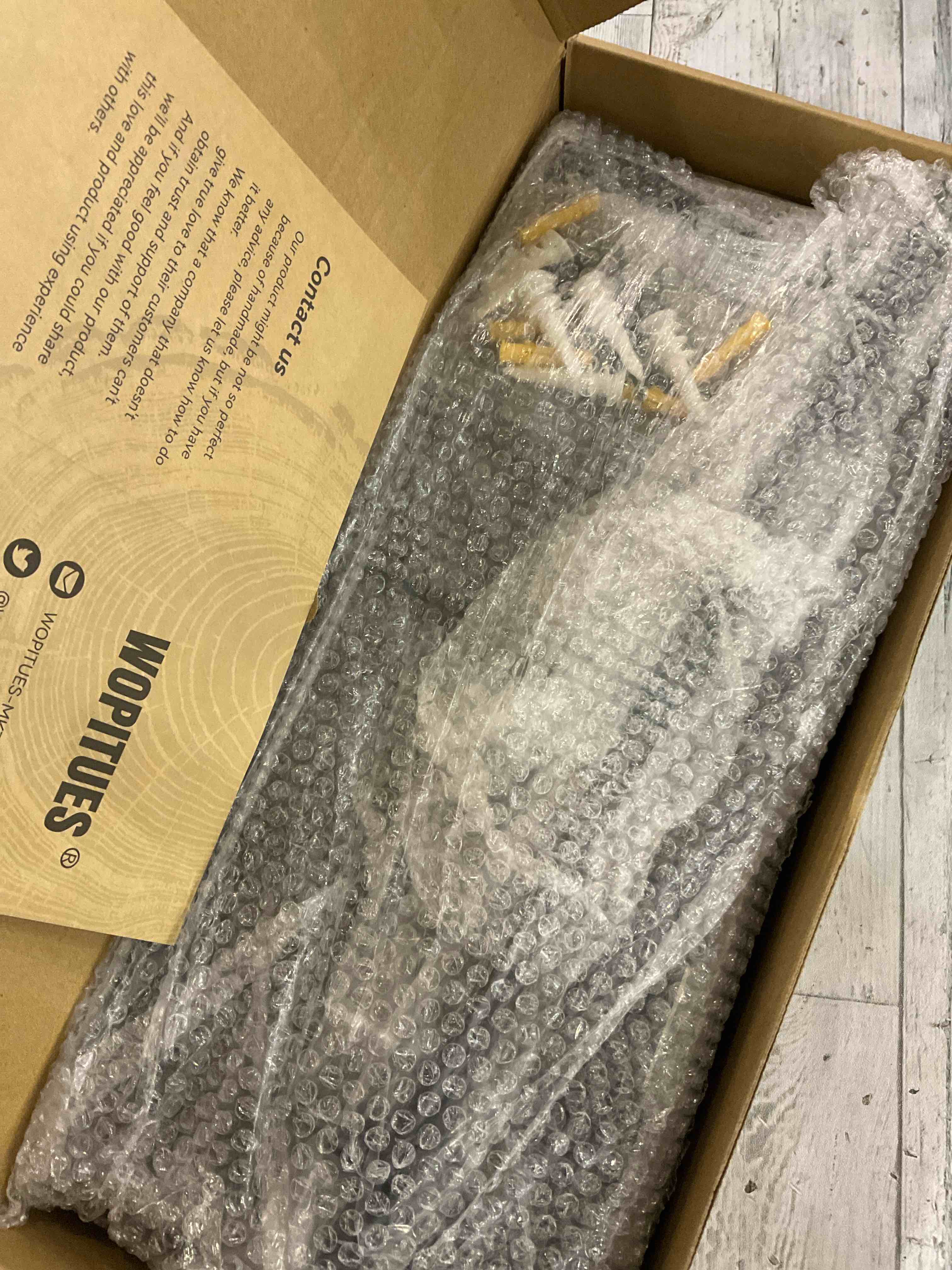 https://s3.amazonaws.com/lotting-images-prod/BargainHunt/EXS01313300_1714491173955.jpeg