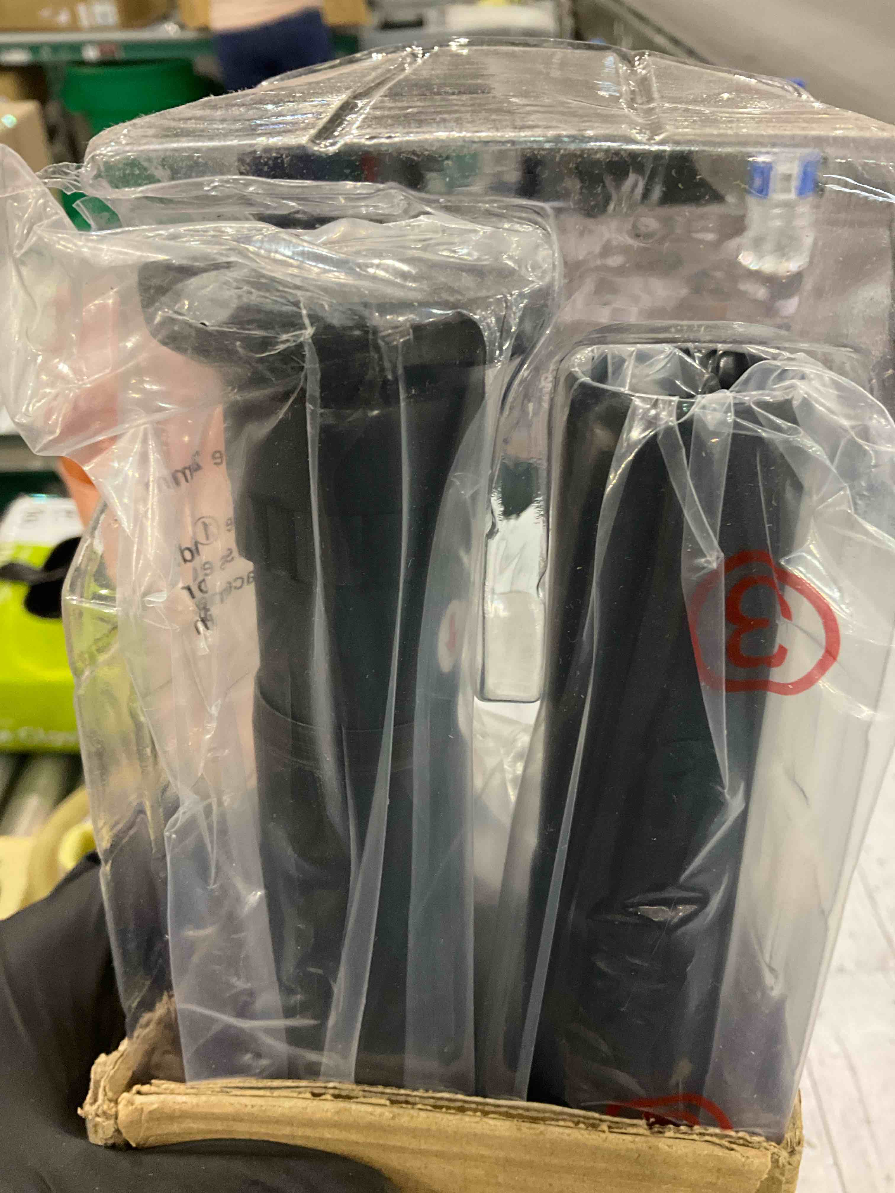 https://s3.amazonaws.com/lotting-images-prod/BargainHunt/EXS01313430_1714652027317.jpeg
